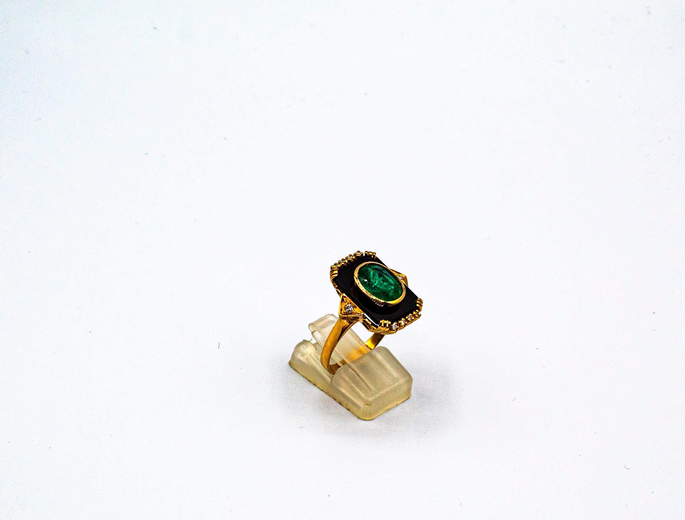 Bague cocktail de style Art déco en or jaune avec diamant blanc taille ovale, émeraude et onyx en vente 3