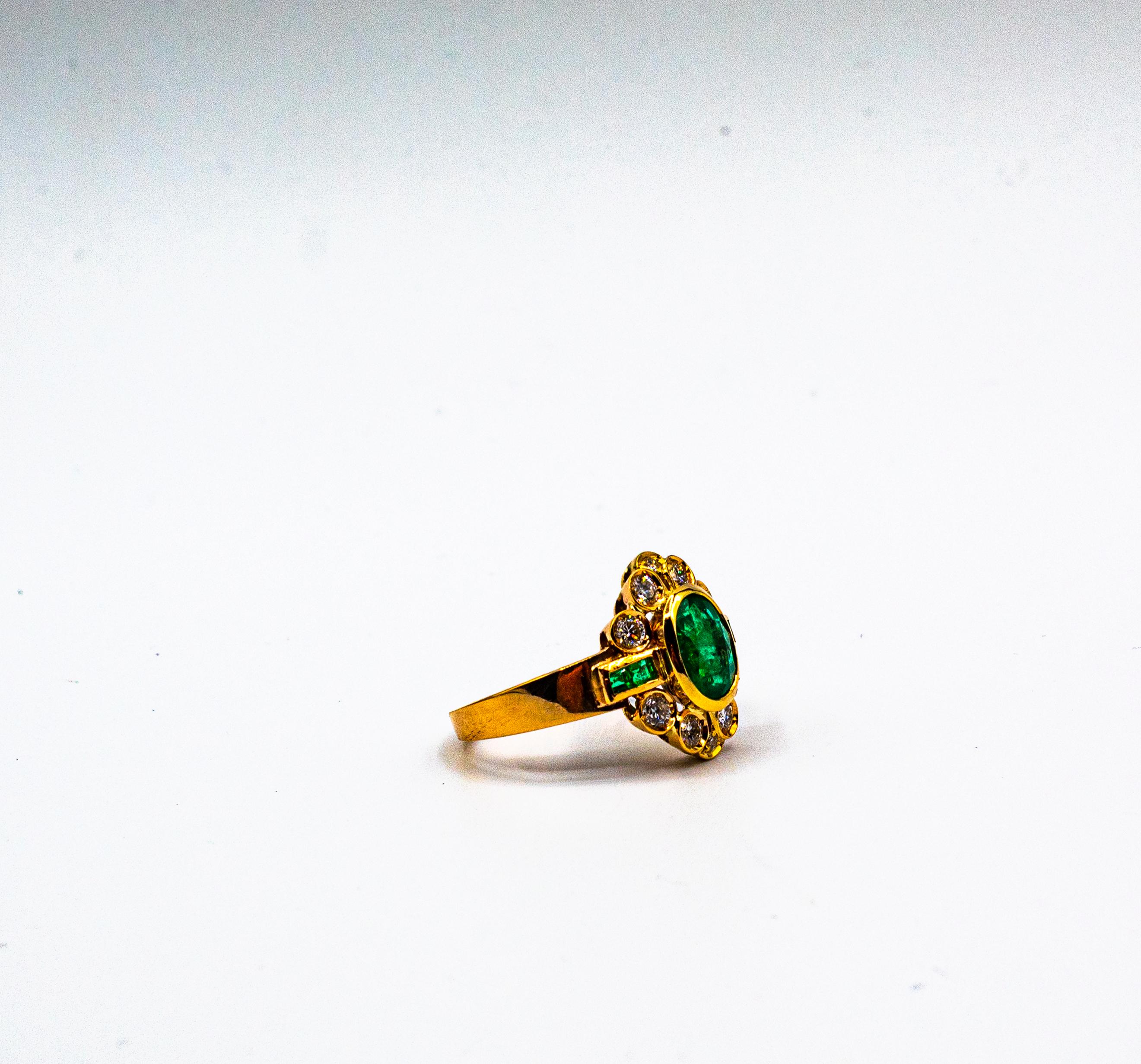 Bague cocktail de style Art déco en or jaune avec diamants blancs et émeraudes de taille ovale en vente 6