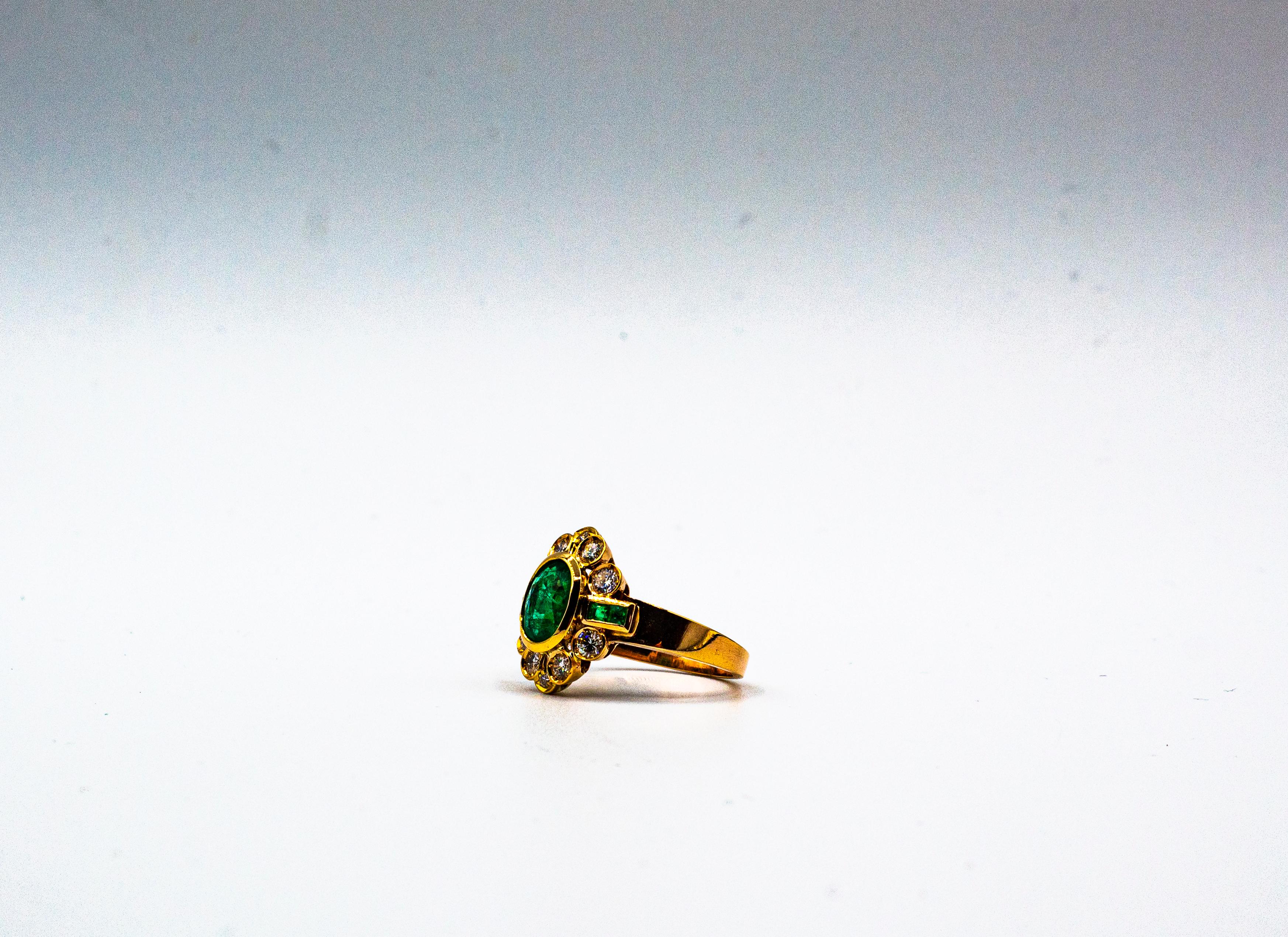 Bague cocktail de style Art déco en or jaune avec diamants blancs et émeraudes de taille ovale en vente 8