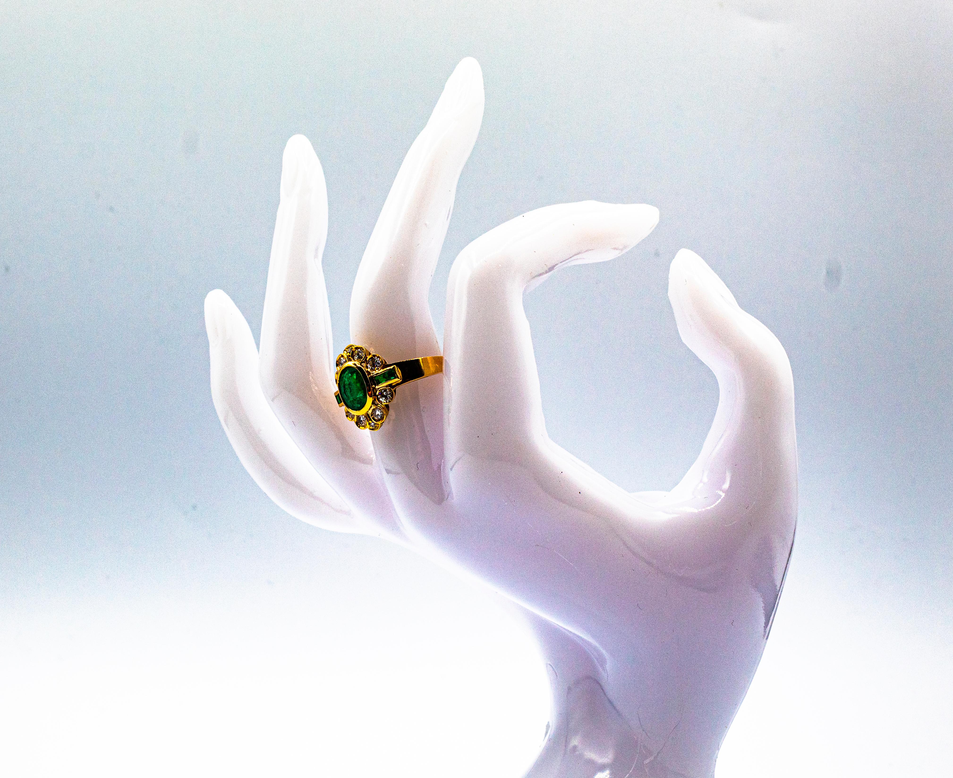 Bague de cocktail en or jaune, diamant blanc, taille ovale et émeraude, style Art Déco en vente 9