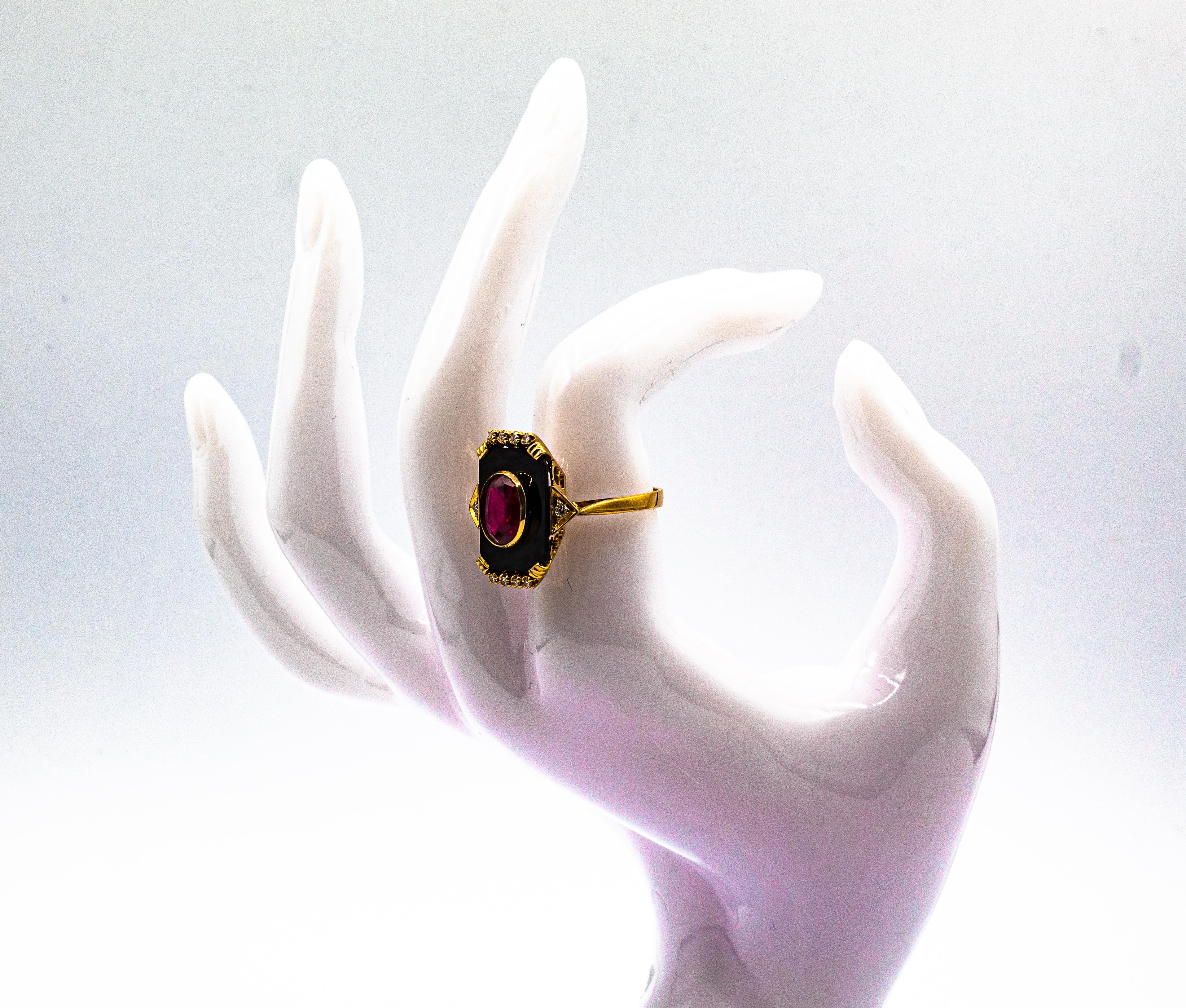 Anello da cocktail in oro giallo con diamante bianco e taglio ovale di rubino e onice in stile Art Deco in vendita 8