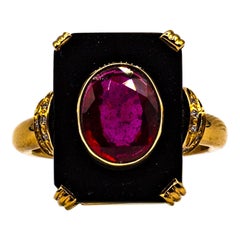 Anello da cocktail in oro giallo con diamante bianco e taglio ovale di rubino e onice in stile Art Deco