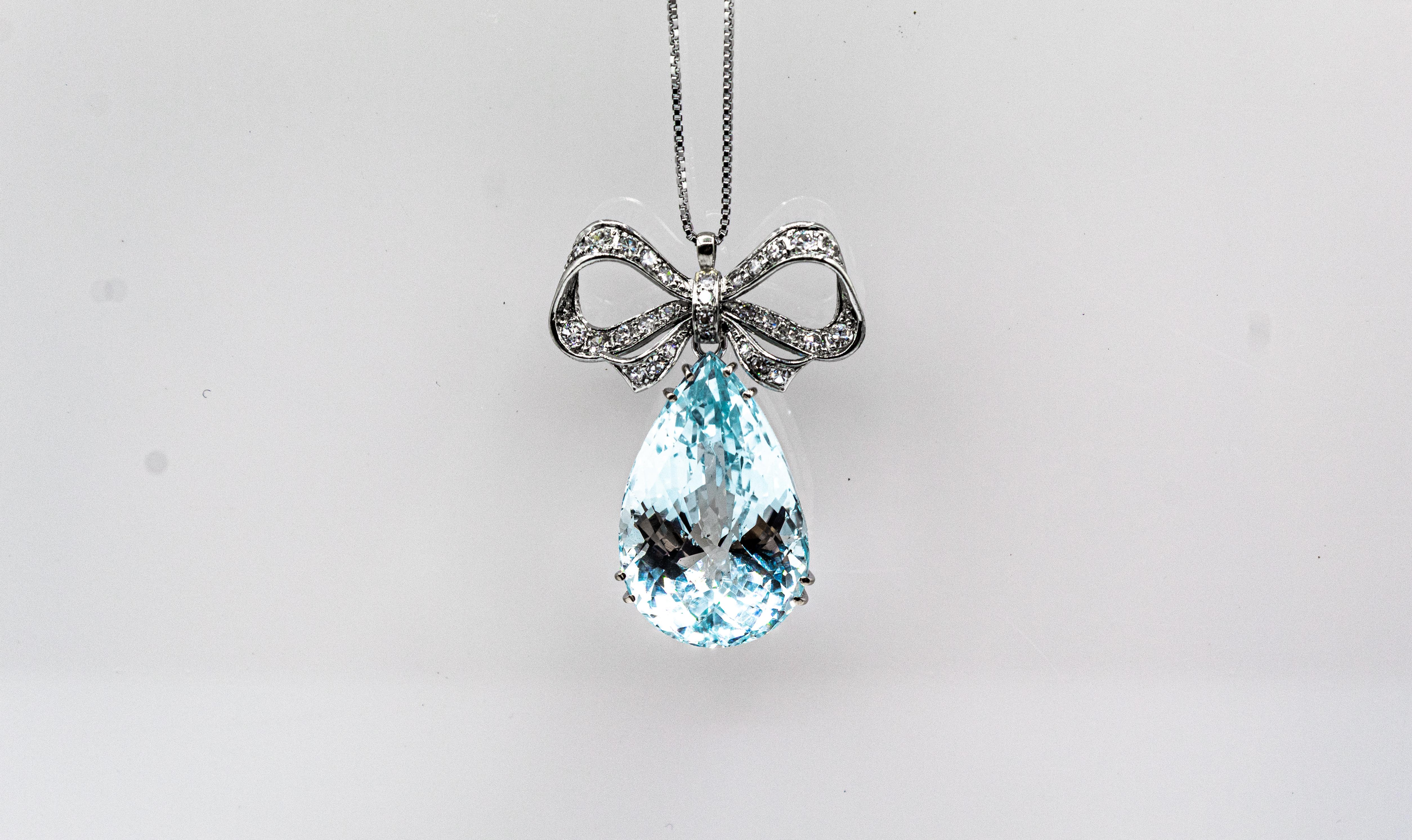 Art Deco Style White Diamond Pear Cut Blue Topaz White Gold Pendant Necklace In New Condition In Naples, IT