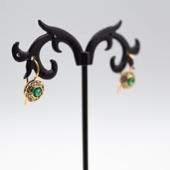 Boucles d'oreilles pendantes en or jaune, diamant blanc taille ronde, émeraude, style Art Déco