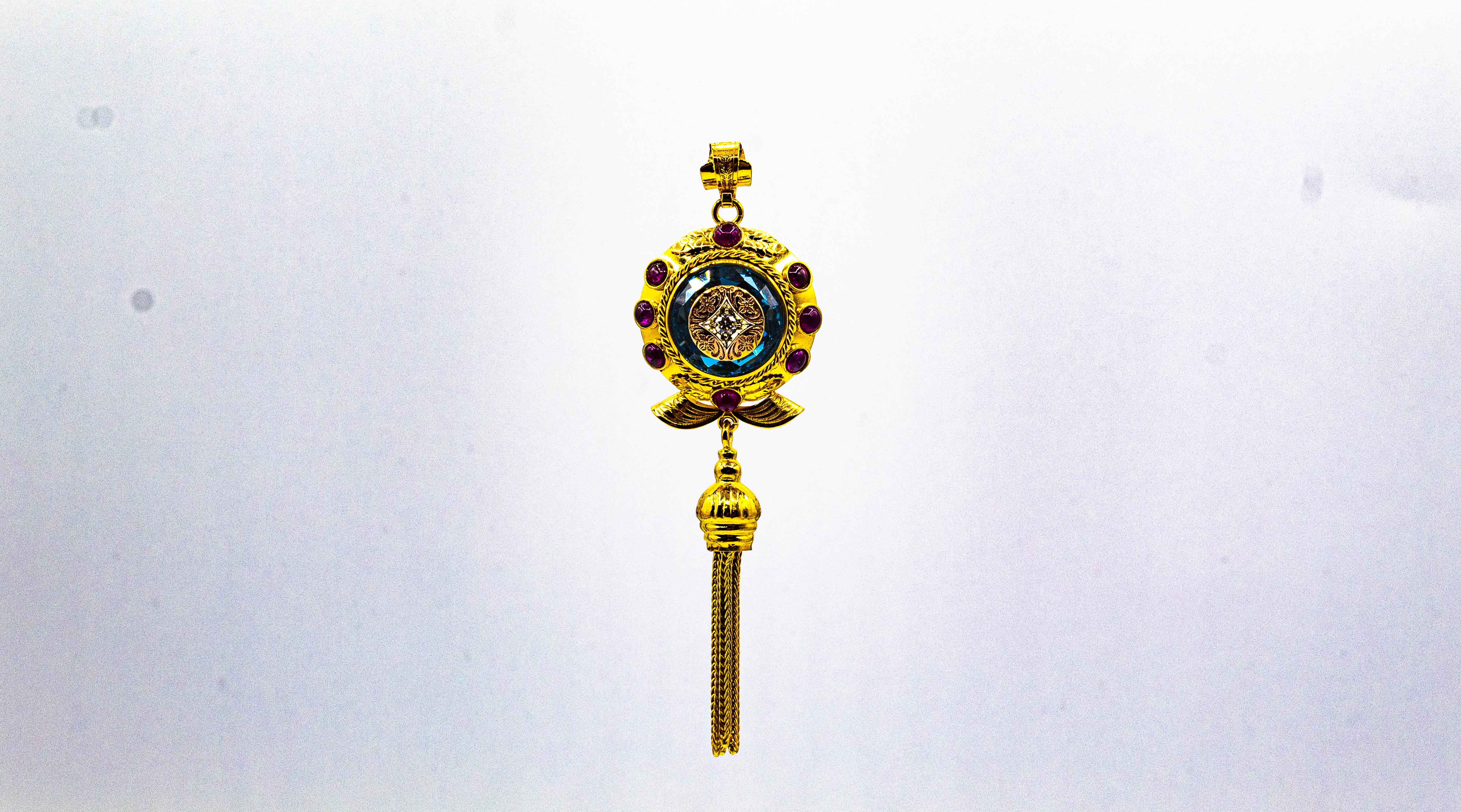 Art déco Collier pendentif en or jaune avec diamant blanc, rubis et topaze bleue de style Art Déco en vente