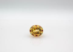 Anello da cocktail in oro giallo con diamante bianco e rubino smeraldo in stile Art Deco