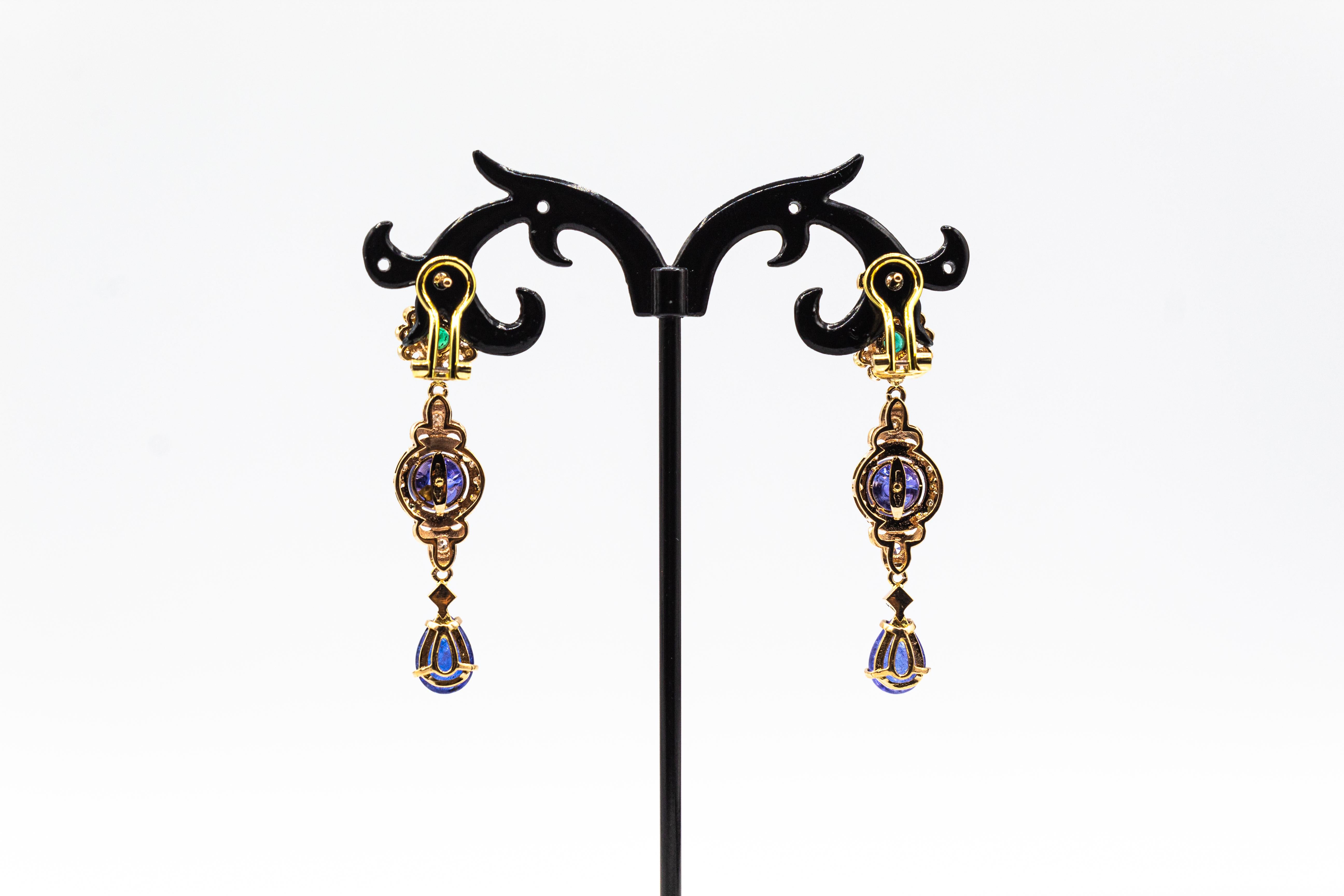 Boucles d'oreilles à clip en or jaune, diamant blanc, tanzanite et émeraude de style Art Déco Unisexe en vente
