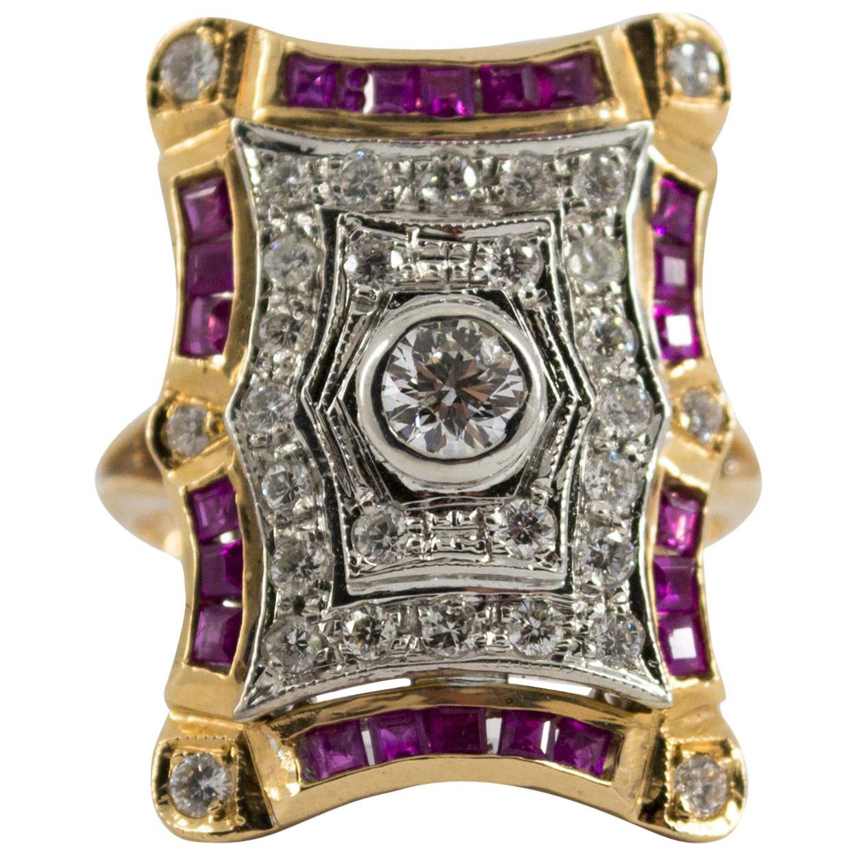 Bague cocktail de style Art déco en or jaune, diamants blancs et rubis