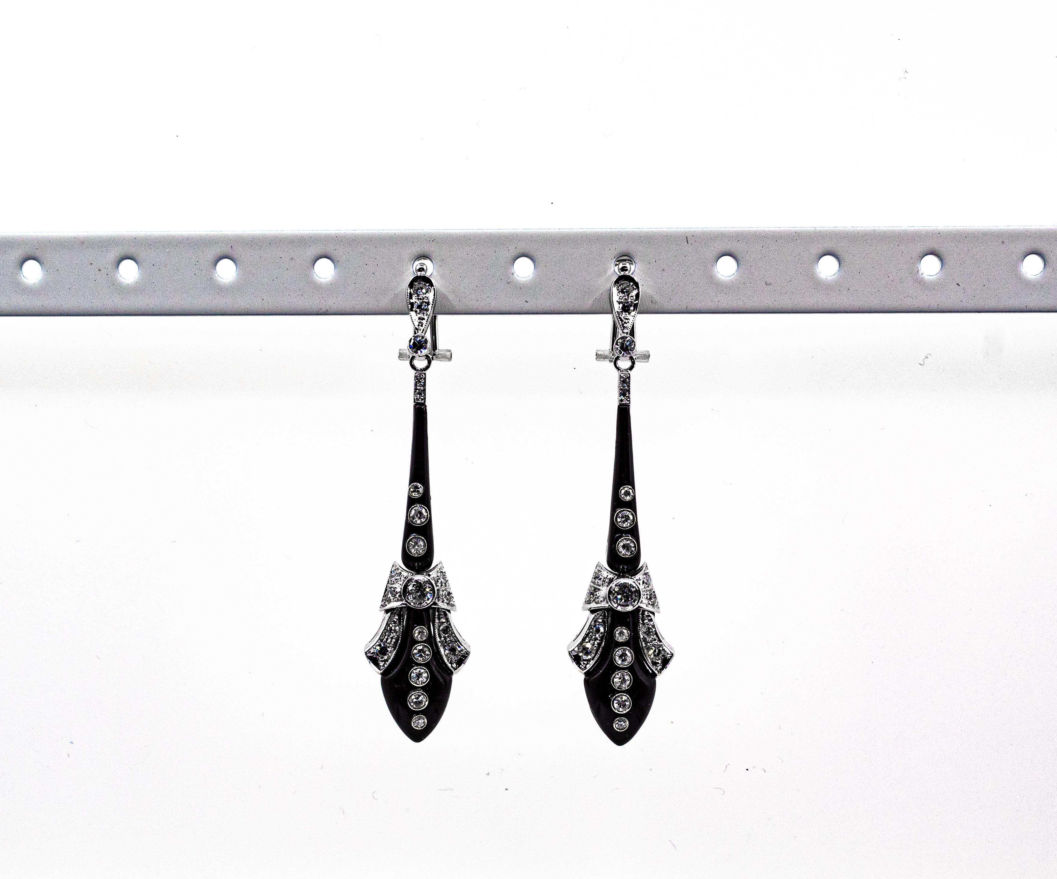 Clips d'oreilles en goutte de style Art déco en or blanc avec diamants blancs et onyx taillés à la main 3