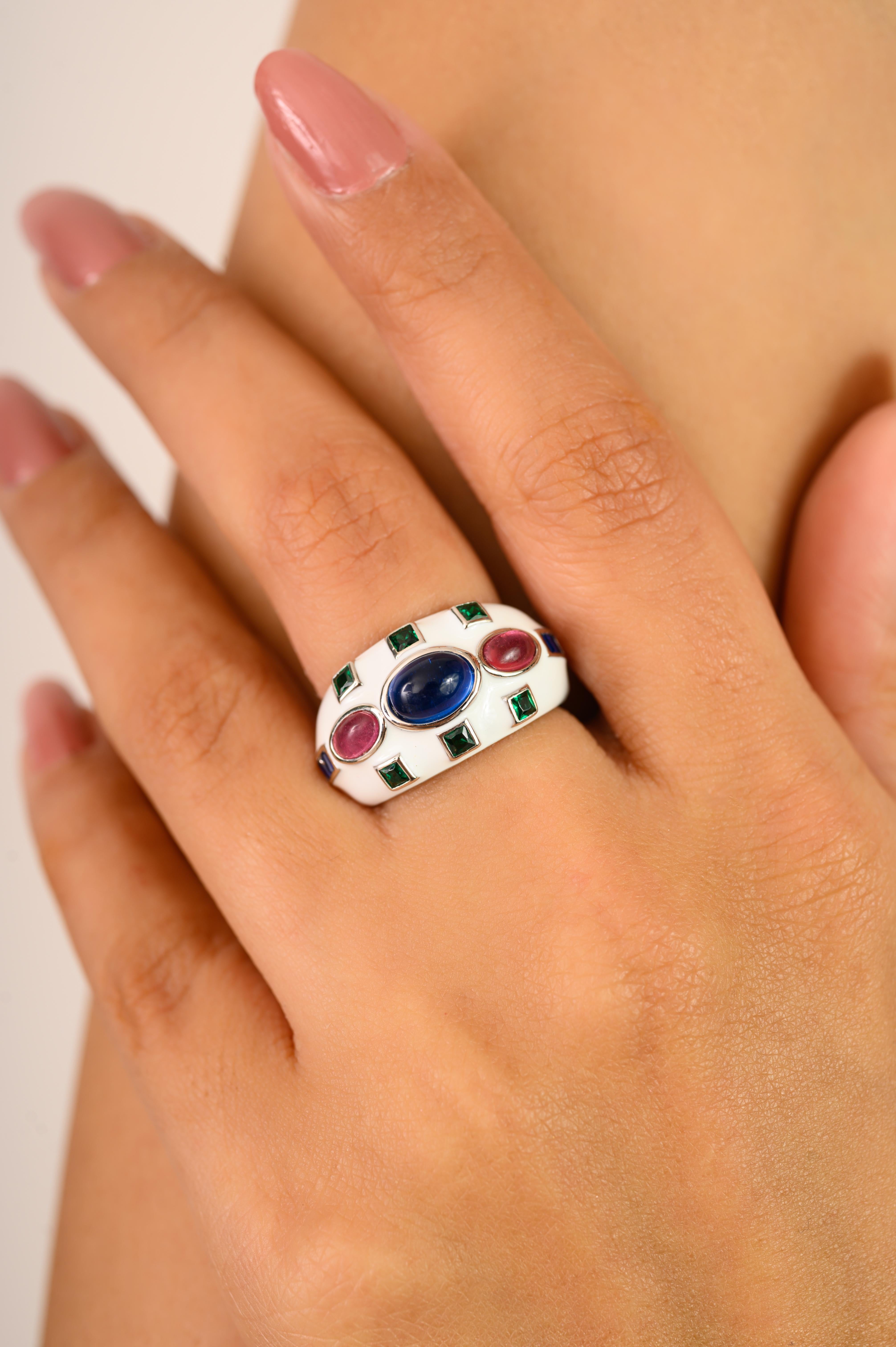 En vente :  Art Deco Style White Enamelling Dome Silver Ring for Her With Multicolor Stones (Bague en argent avec dôme en émail blanc pour elle avec des pierres multicolores) 3