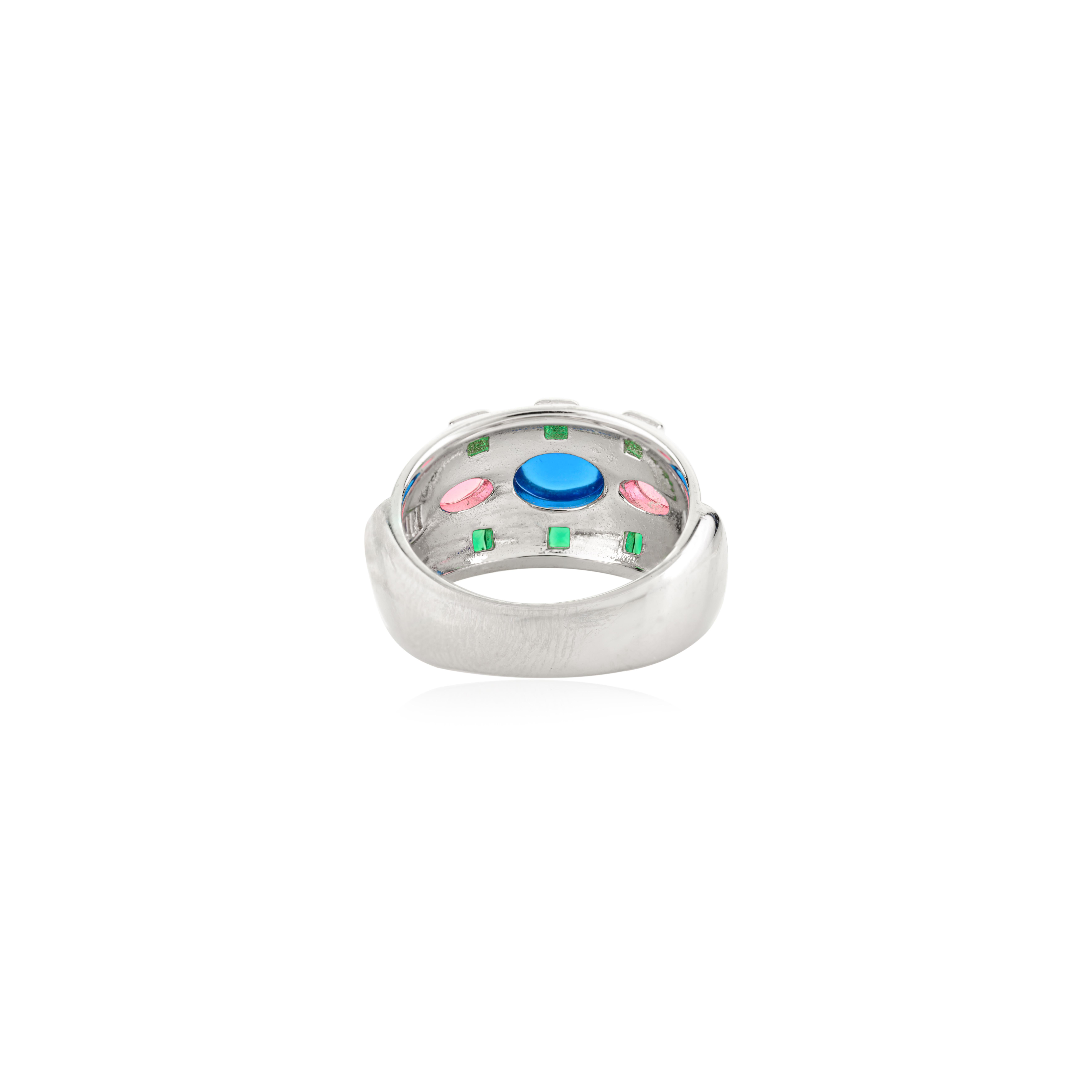 En vente :  Art Deco Style White Enamelling Dome Silver Ring for Her With Multicolor Stones (Bague en argent avec dôme en émail blanc pour elle avec des pierres multicolores) 9