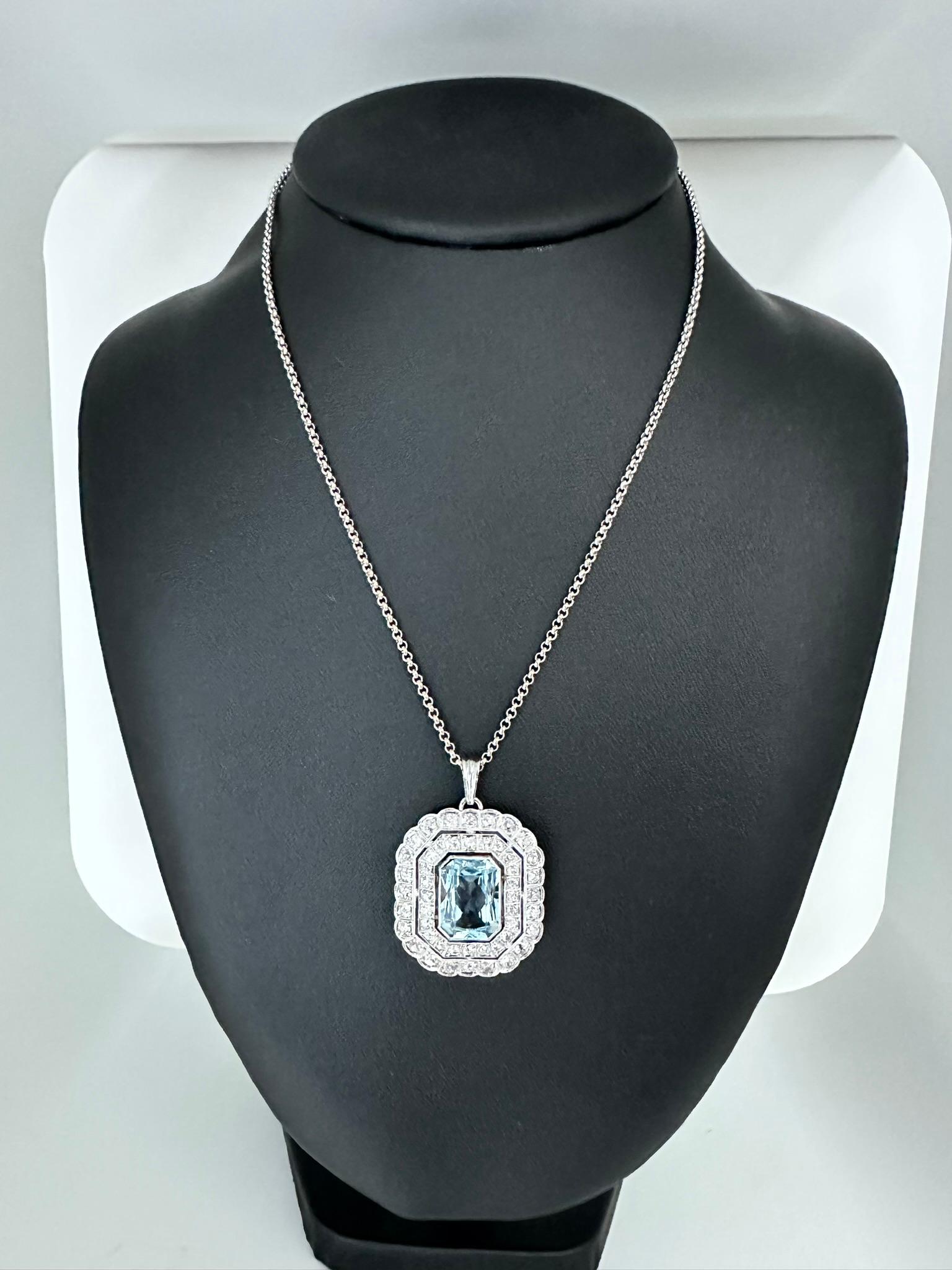Pendentif de style Art déco en or blanc avec spinelle bleue et diamants en vente 2