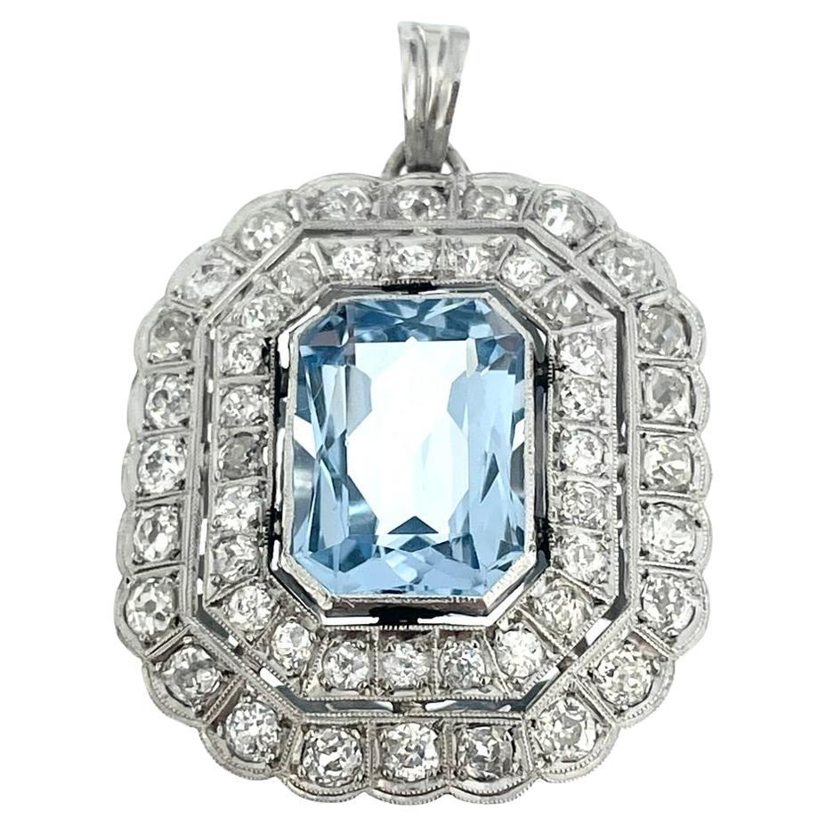 Pendentif de style Art déco en or blanc avec spinelle bleue et diamants en vente