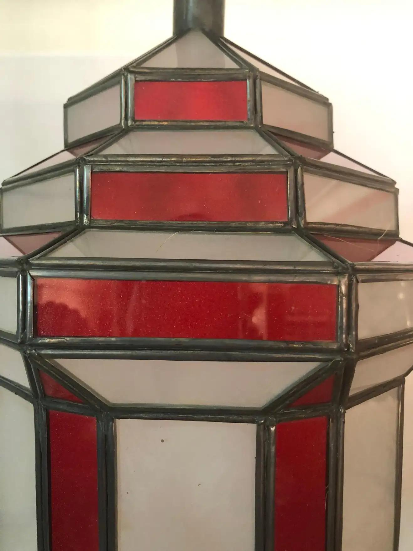 Lampadario, pendente o lanterna in vetro bianco latte e rosso in stile Art Déco in vendita 4