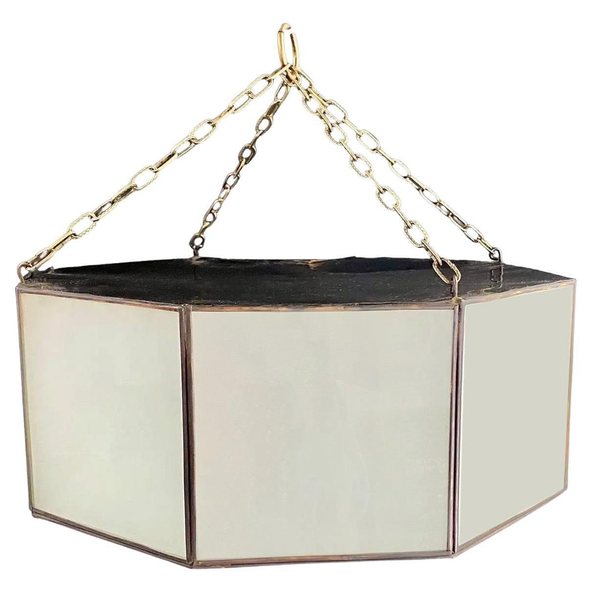 Lampe à suspension ou encastrée en forme d'ovale en verre dépoli blanc et bronze de style Art déco  en vente