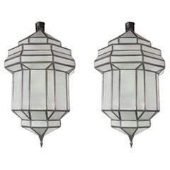 Lampadario, pendente, lanterna in vetro bianco latte fatto a mano in stile Art Deco, una coppia