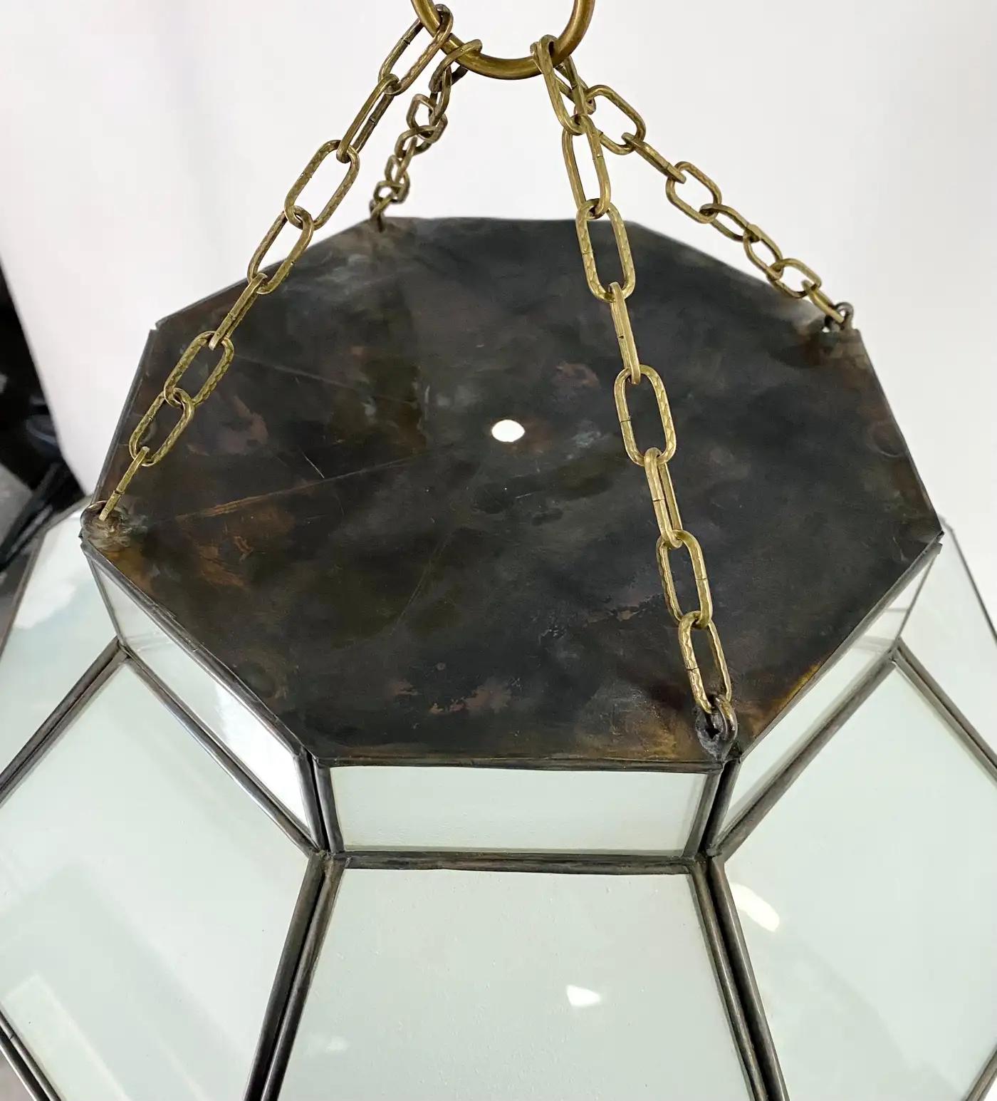 Lustre, pendentif ou lanterne en verre au lait blanc de style Art Déco en forme d'octogone en vente 5