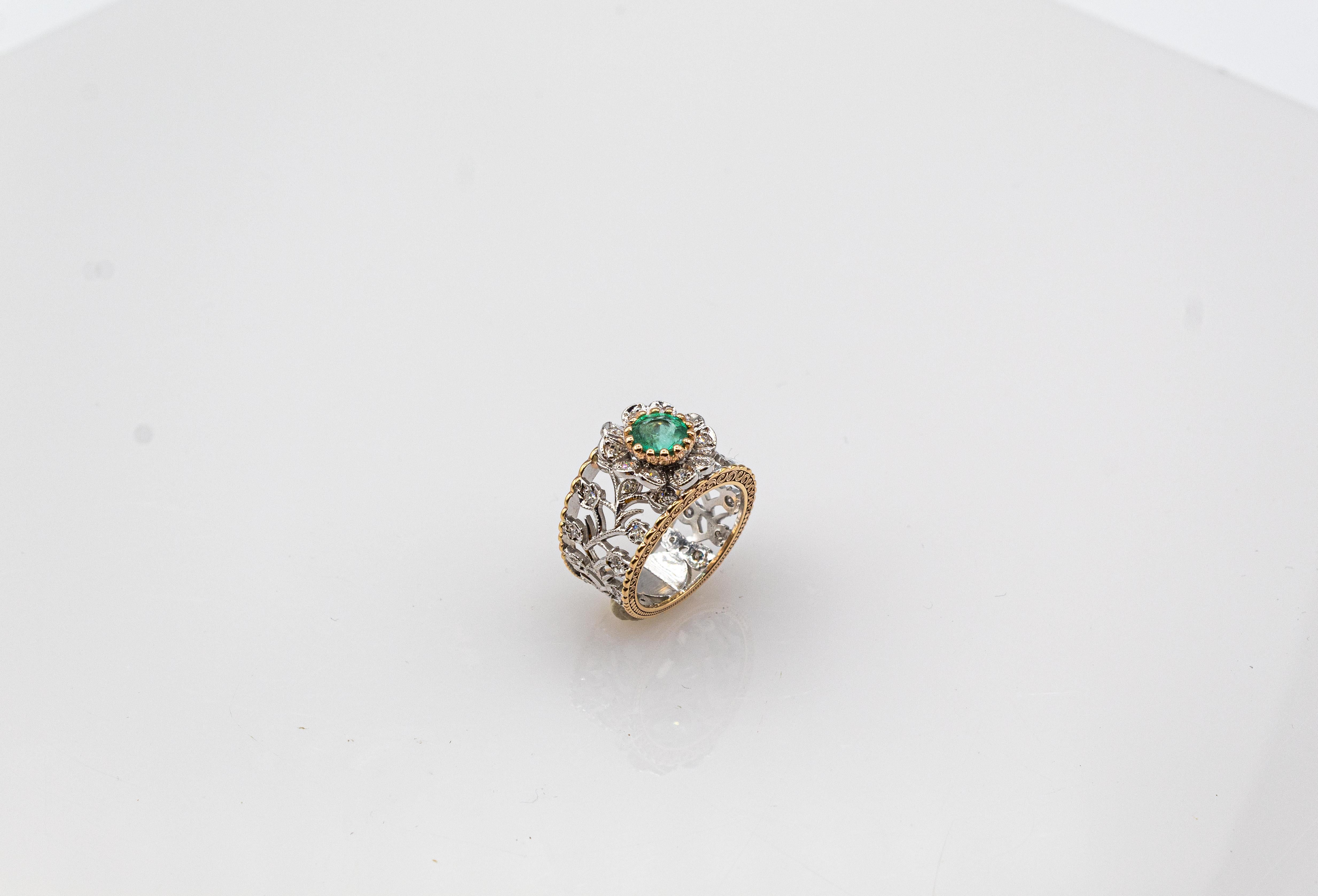 Art Deco Style White Modern Round Cut Diamond Emerald Yellow Gold Band Ring For Sale 4