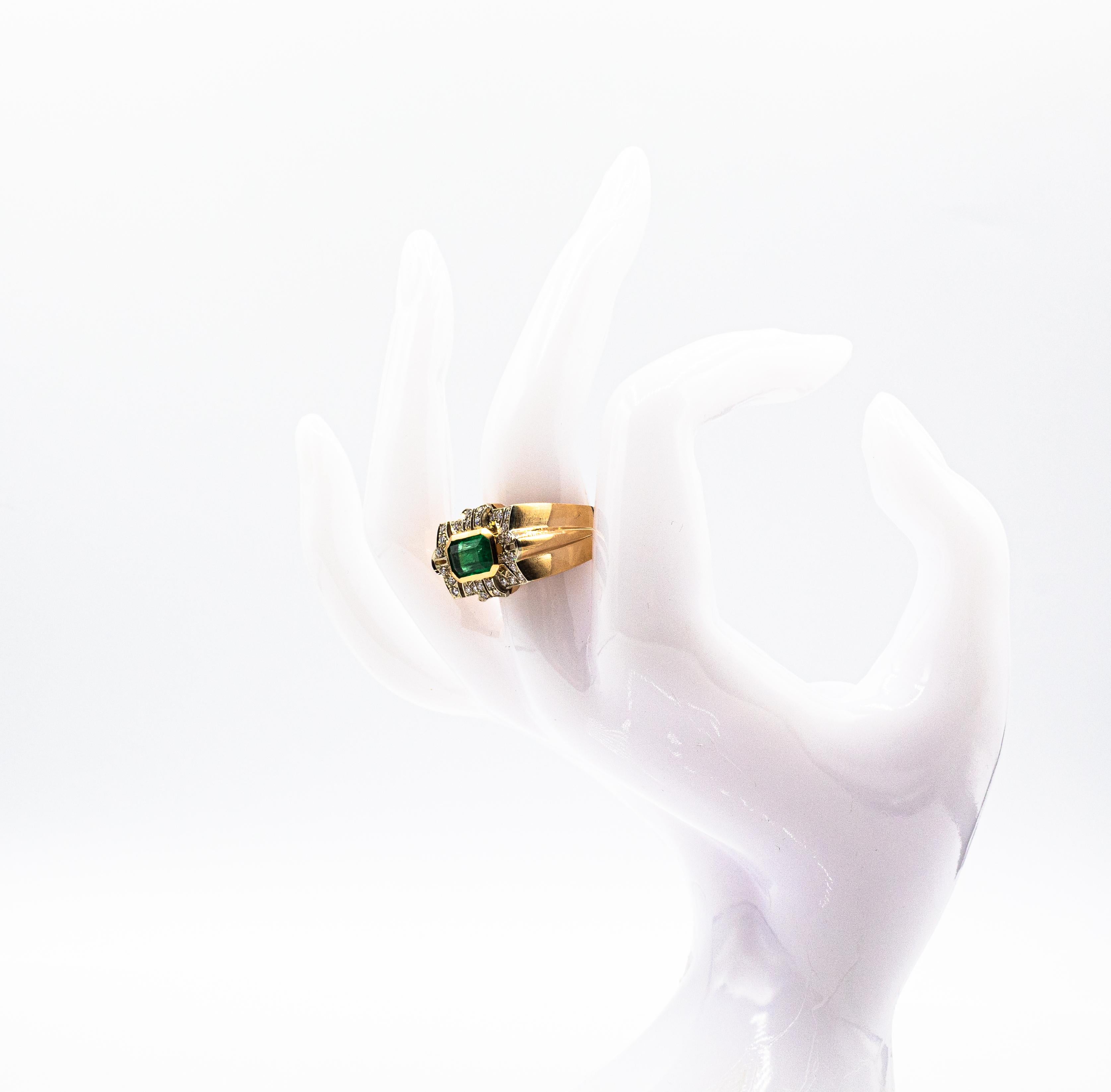 Bague cocktail moderne de style Art déco en or jaune avec diamants ronds et émeraudes en vente 13