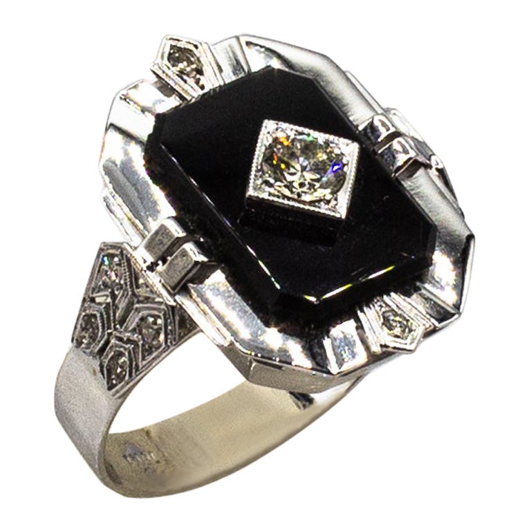 Weißer Onyx-Cocktailring im Art-déco-Stil mit Diamant im alteuropäischen Schliff
