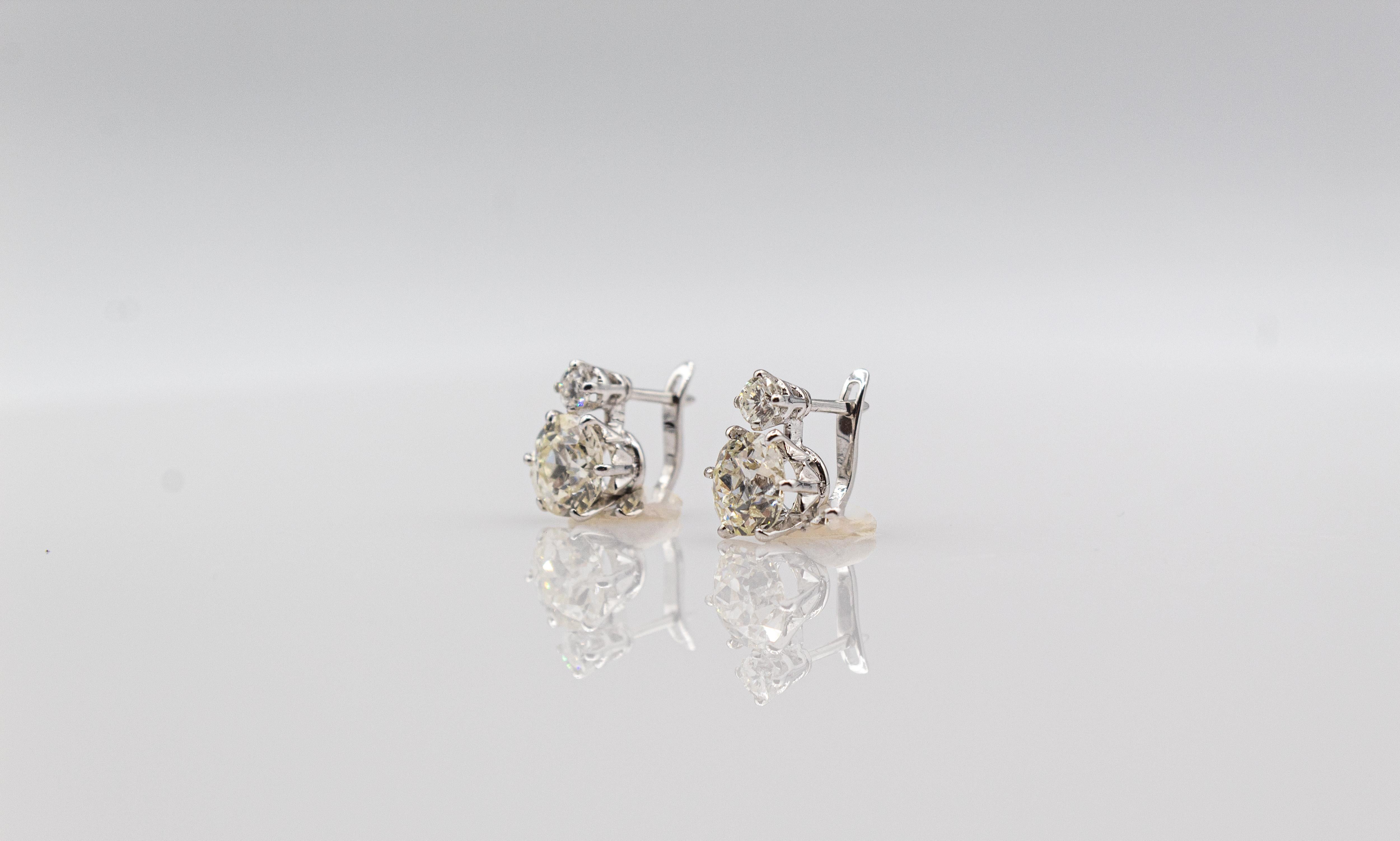 Ohrringe im Art-Déco-Stil mit Klappbrisur mit weißem Diamanten im alteuropäischen Schliff aus Weißgold im Angebot 4