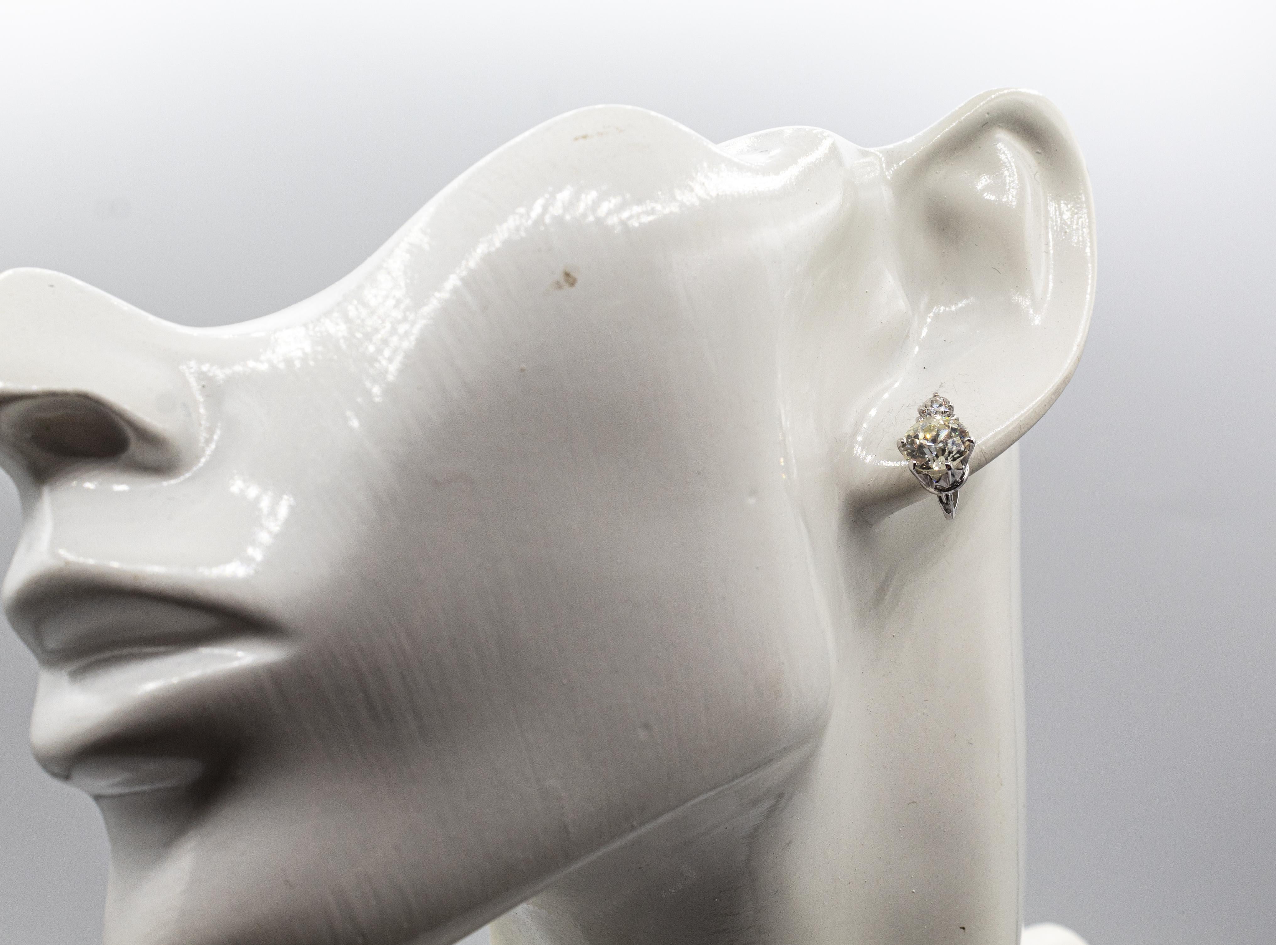 Ohrringe im Art-Déco-Stil mit Klappbrisur mit weißem Diamanten im alteuropäischen Schliff aus Weißgold im Angebot 5