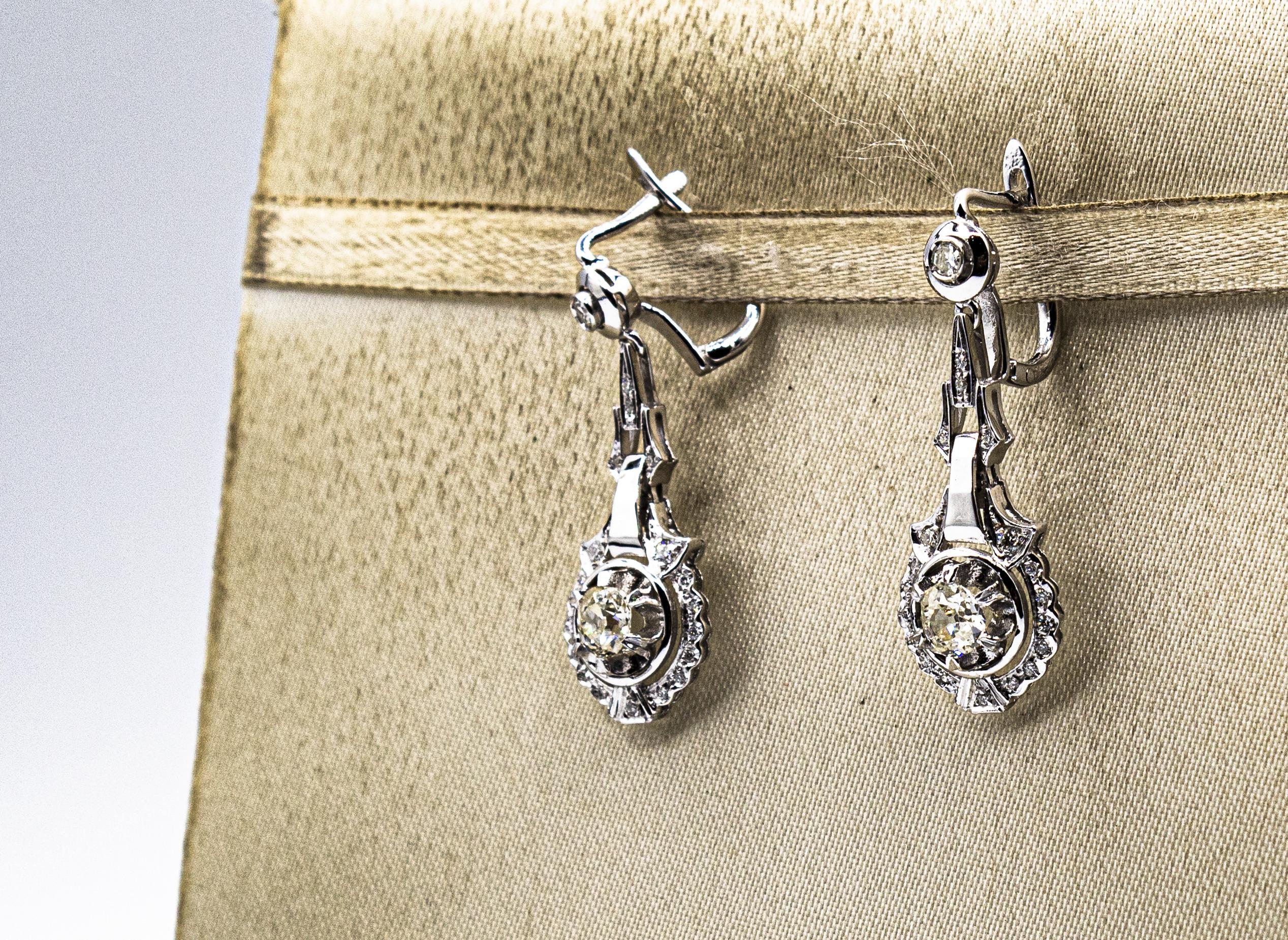 Boucles d'oreilles à levier de style Art déco en or blanc avec diamants blancs de taille vieille Europe Unisexe en vente