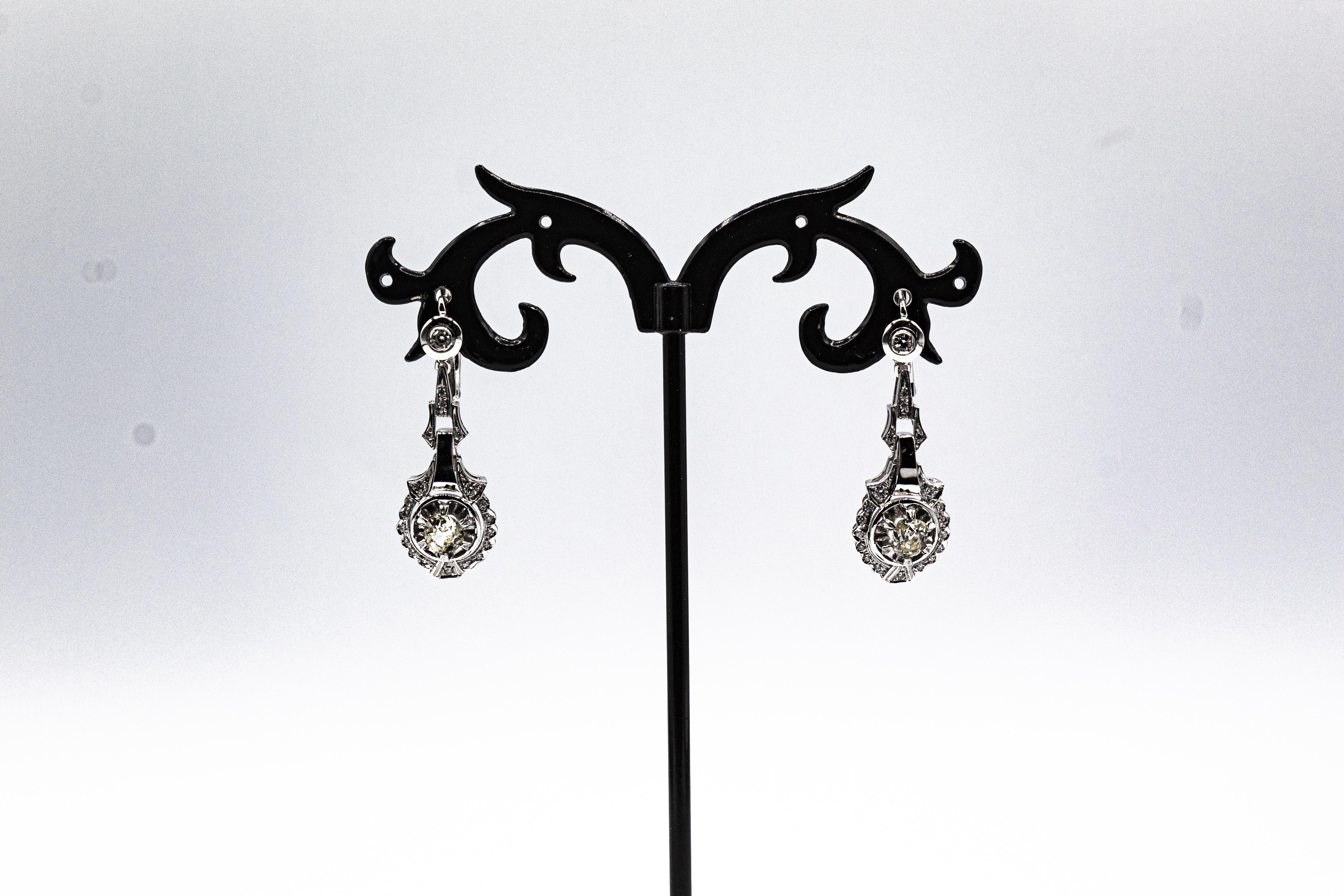 Boucles d'oreilles à levier de style Art déco en or blanc avec diamants blancs de taille vieille Europe en vente 2