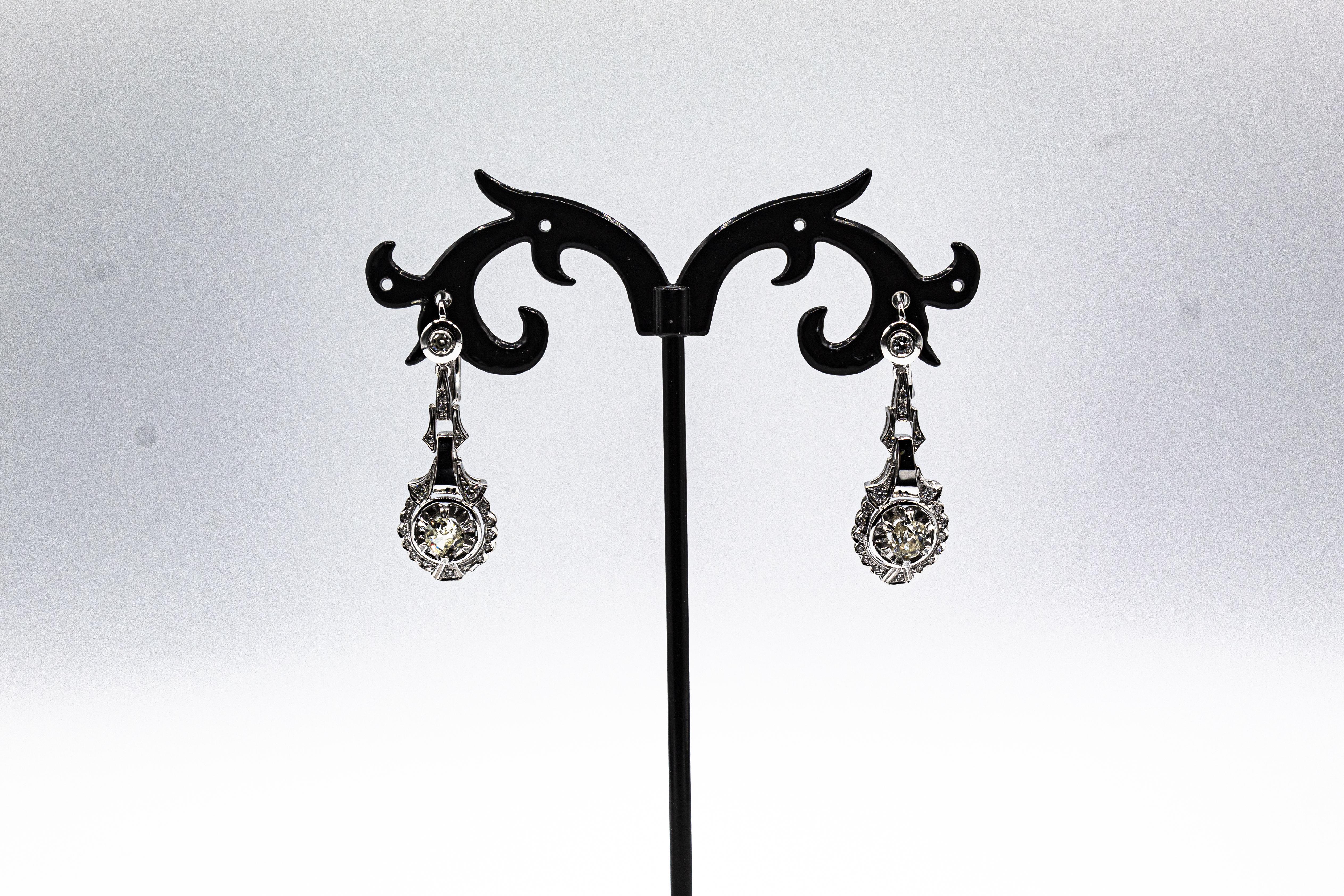 Boucles d'oreilles à levier de style Art déco en or blanc avec diamants blancs de taille vieille Europe en vente 3