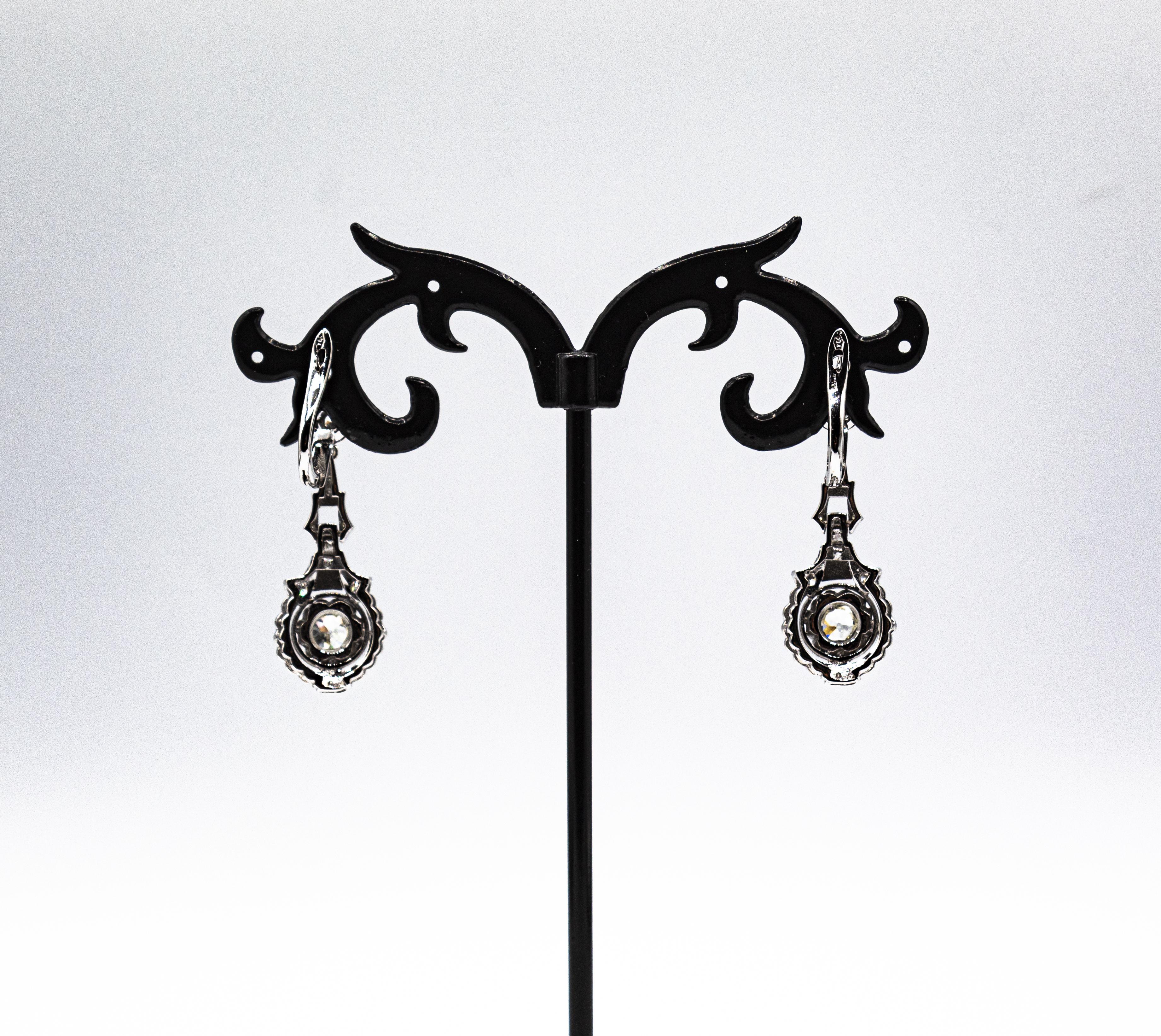 Boucles d'oreilles à levier de style Art déco en or blanc avec diamants blancs de taille vieille Europe en vente 4