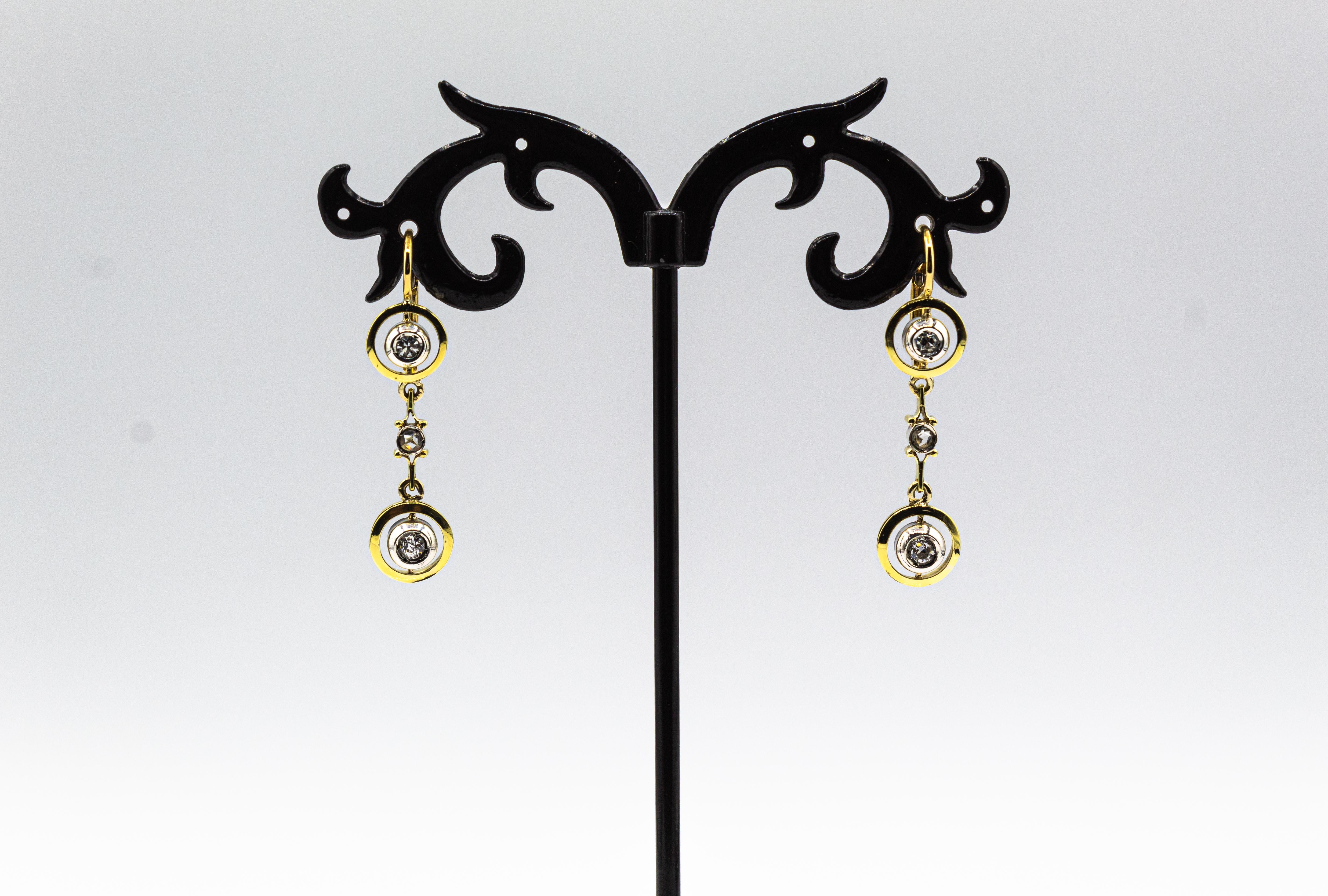 Ohrringe im Art-Déco-Stil mit Klappbrisur mit weißem Diamanten im alteuropäischen Schliff aus Gelbgold (Art déco) im Angebot