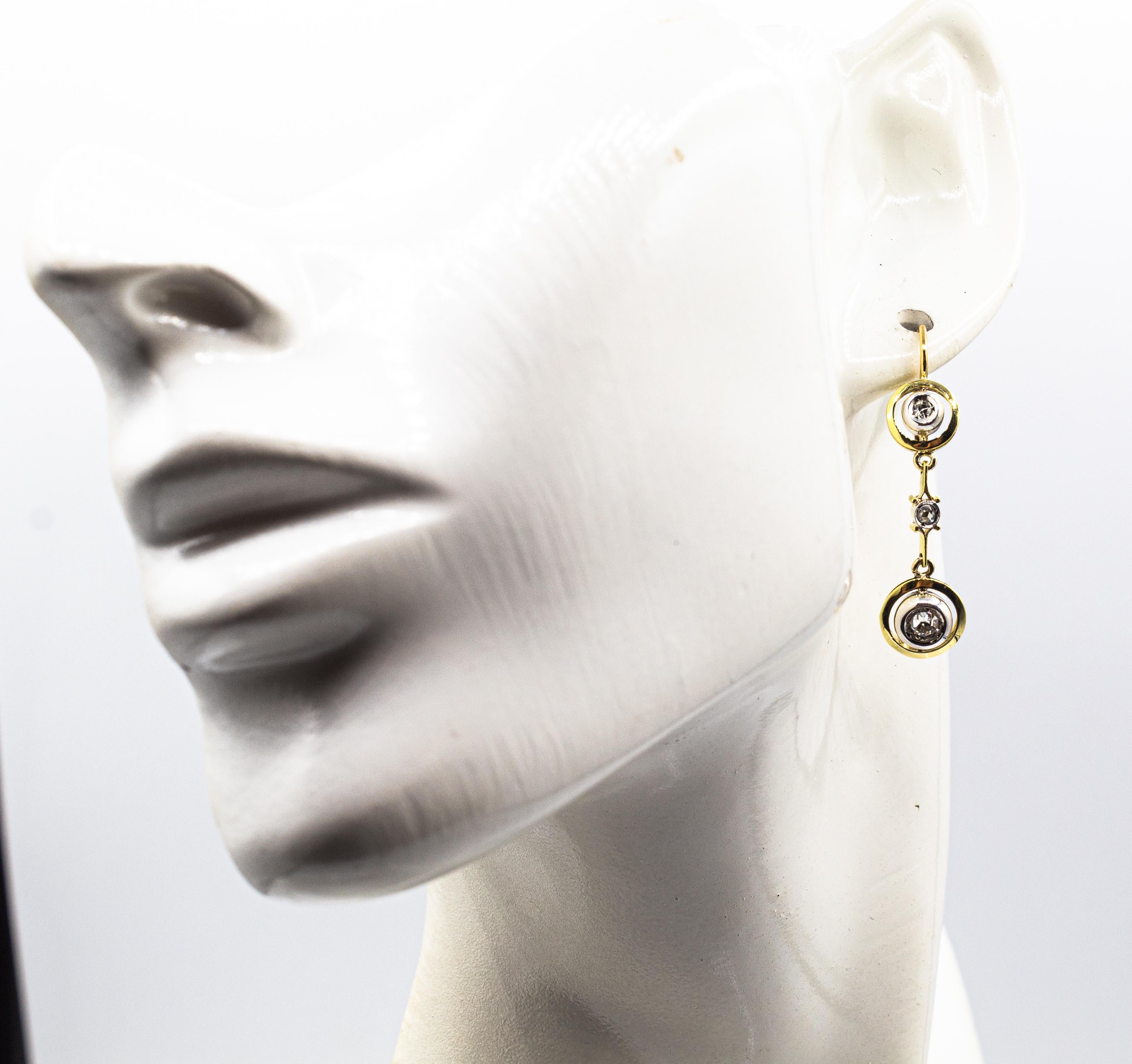 Ohrringe im Art-Déco-Stil mit Klappbrisur mit weißem Diamanten im alteuropäischen Schliff aus Gelbgold im Angebot 2
