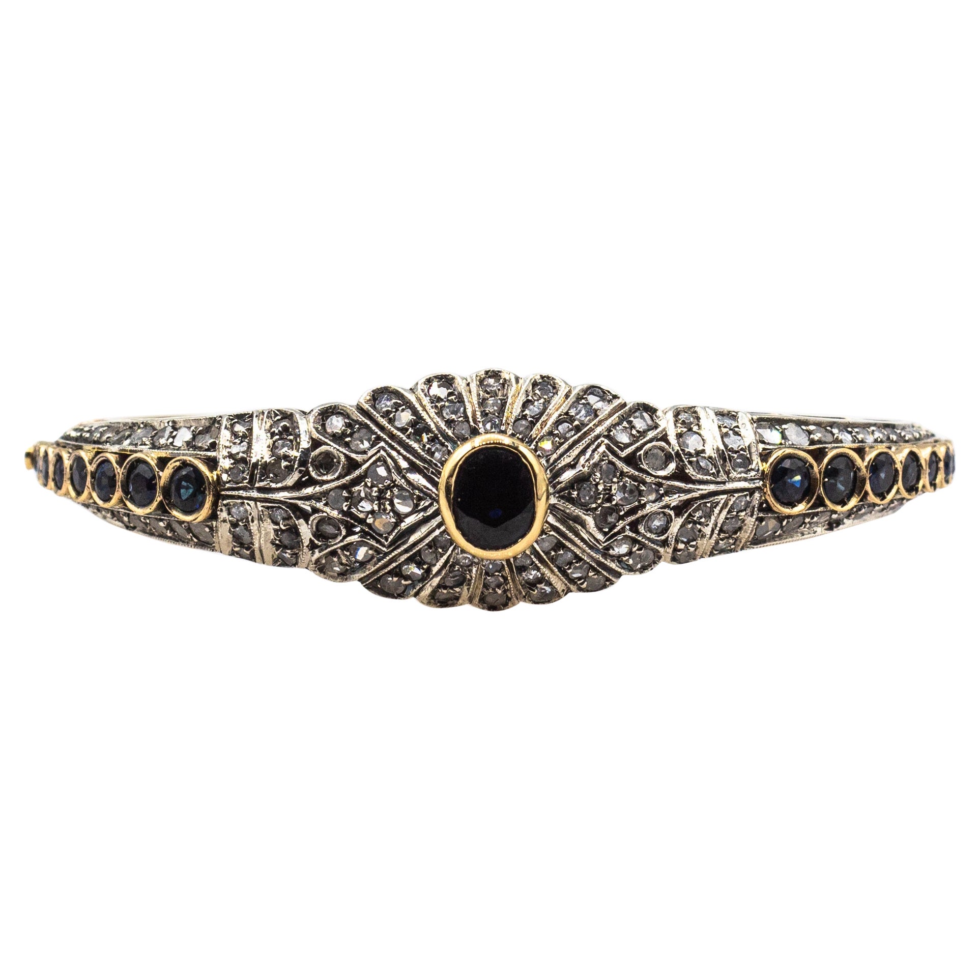 Bracciale in oro giallo con diamanti bianchi taglio rosa e zaffiri blu in stile Art Deco