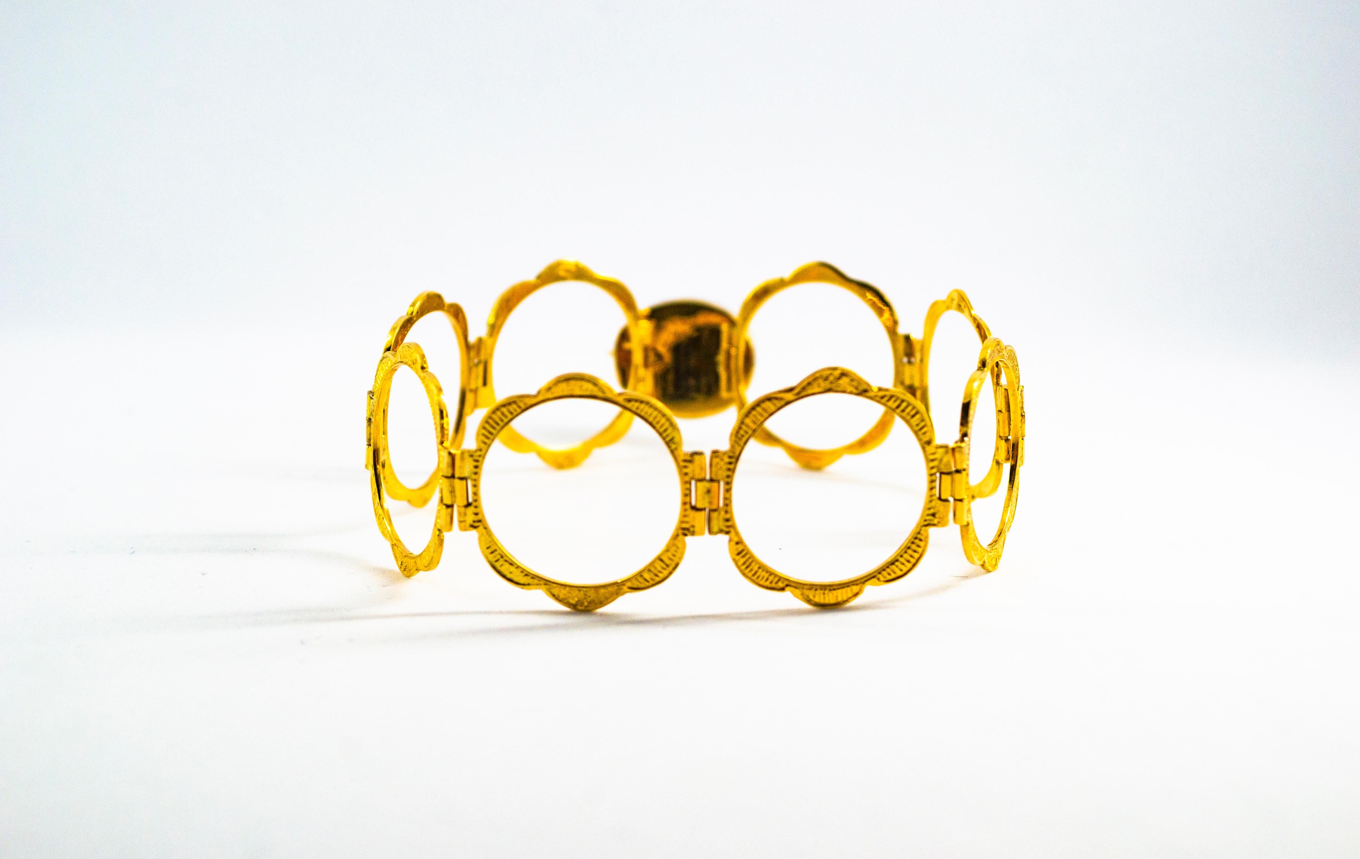 Gelbgold-Armband im Art-déco-Stil mit weißem Diamanten im Rosenschliff und blauem Saphir im Angebot 2