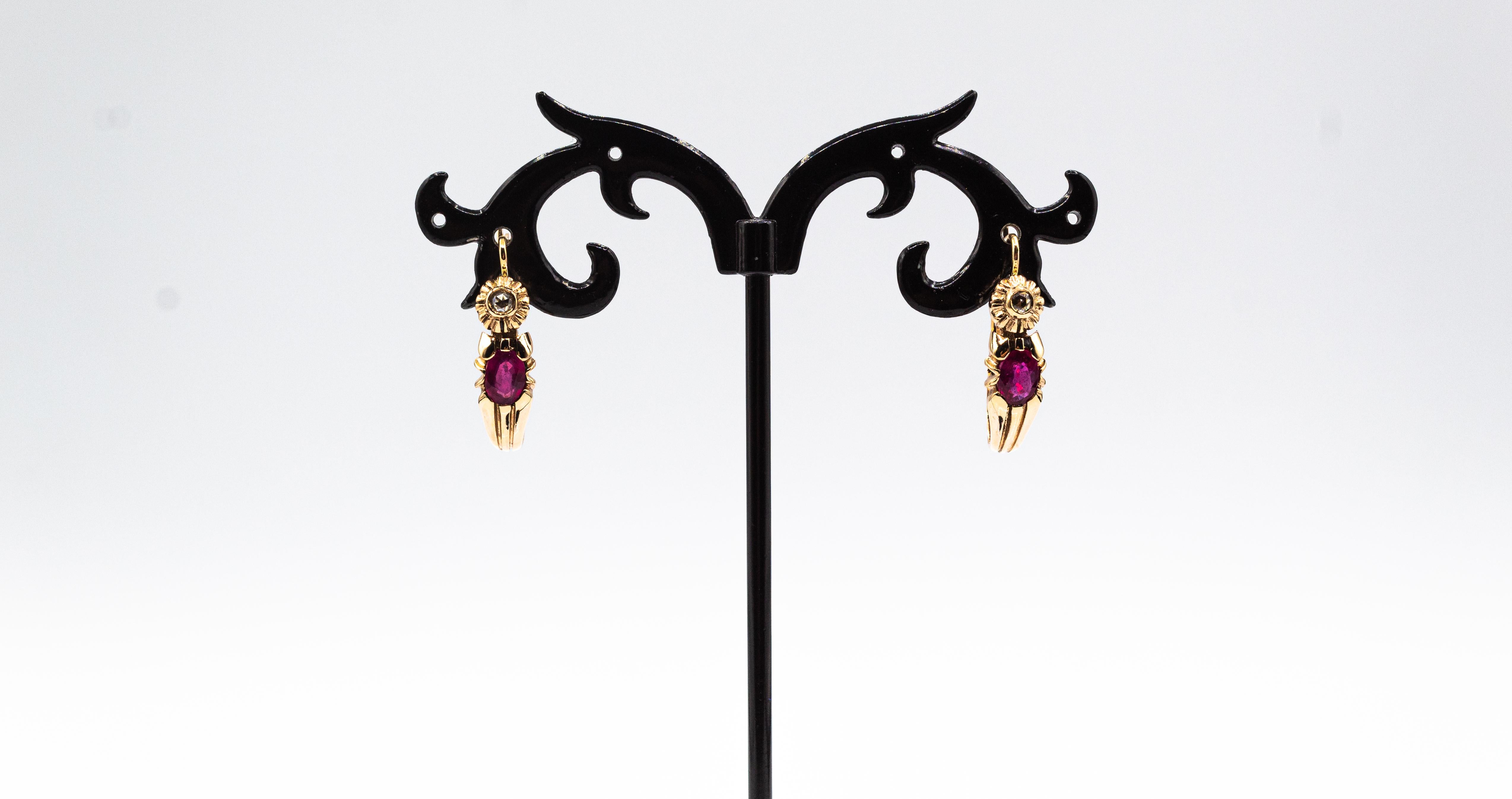 Pendientes Colgantes de Oro Amarillo Estilo Art Decó Diamante Blanco Corte Rosa Zafiro Azul en venta 6