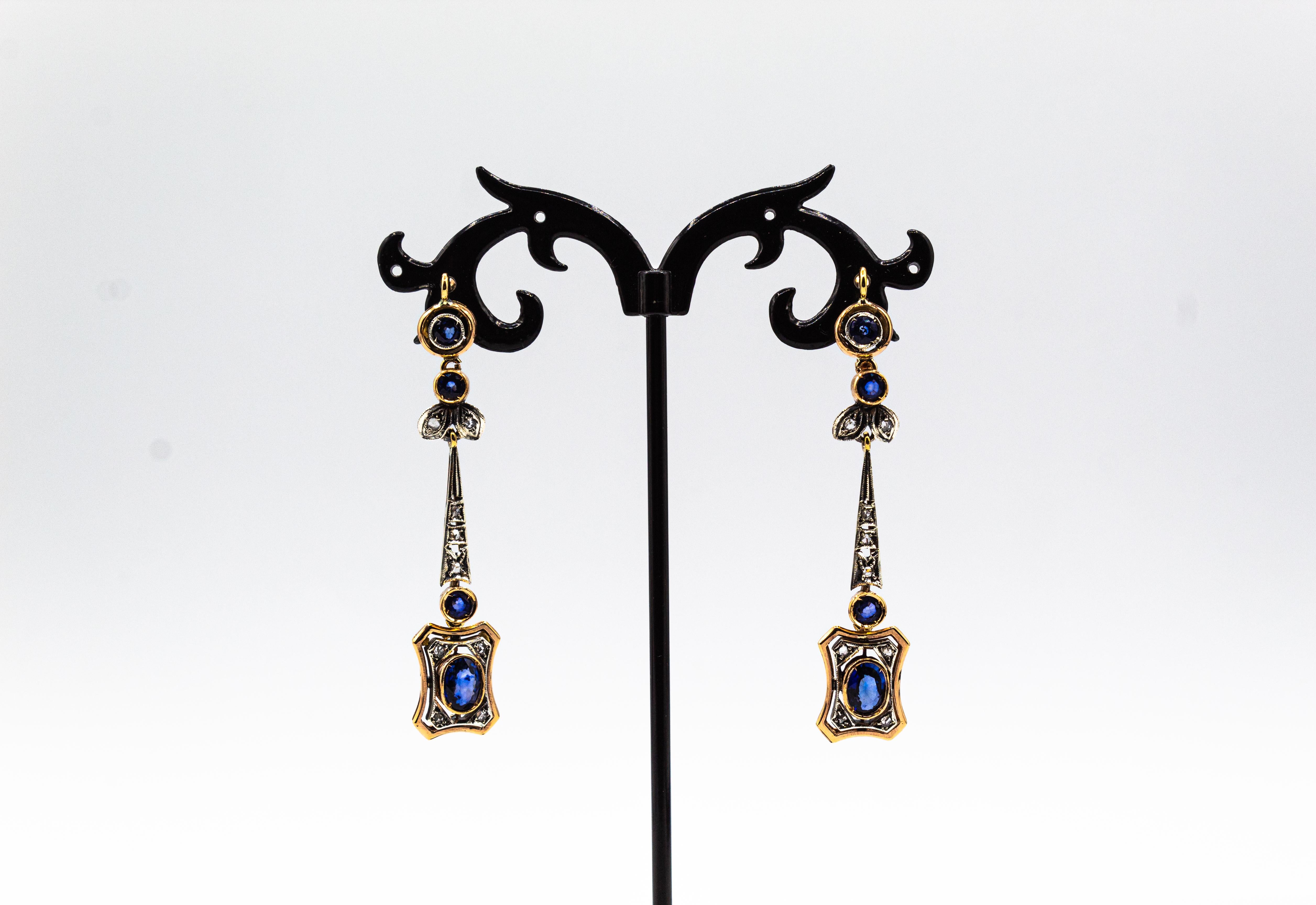 Taille rose Boucles d'oreilles en goutte de style Art déco en or jaune avec diamants blancs et saphirs bleus taille rose en vente