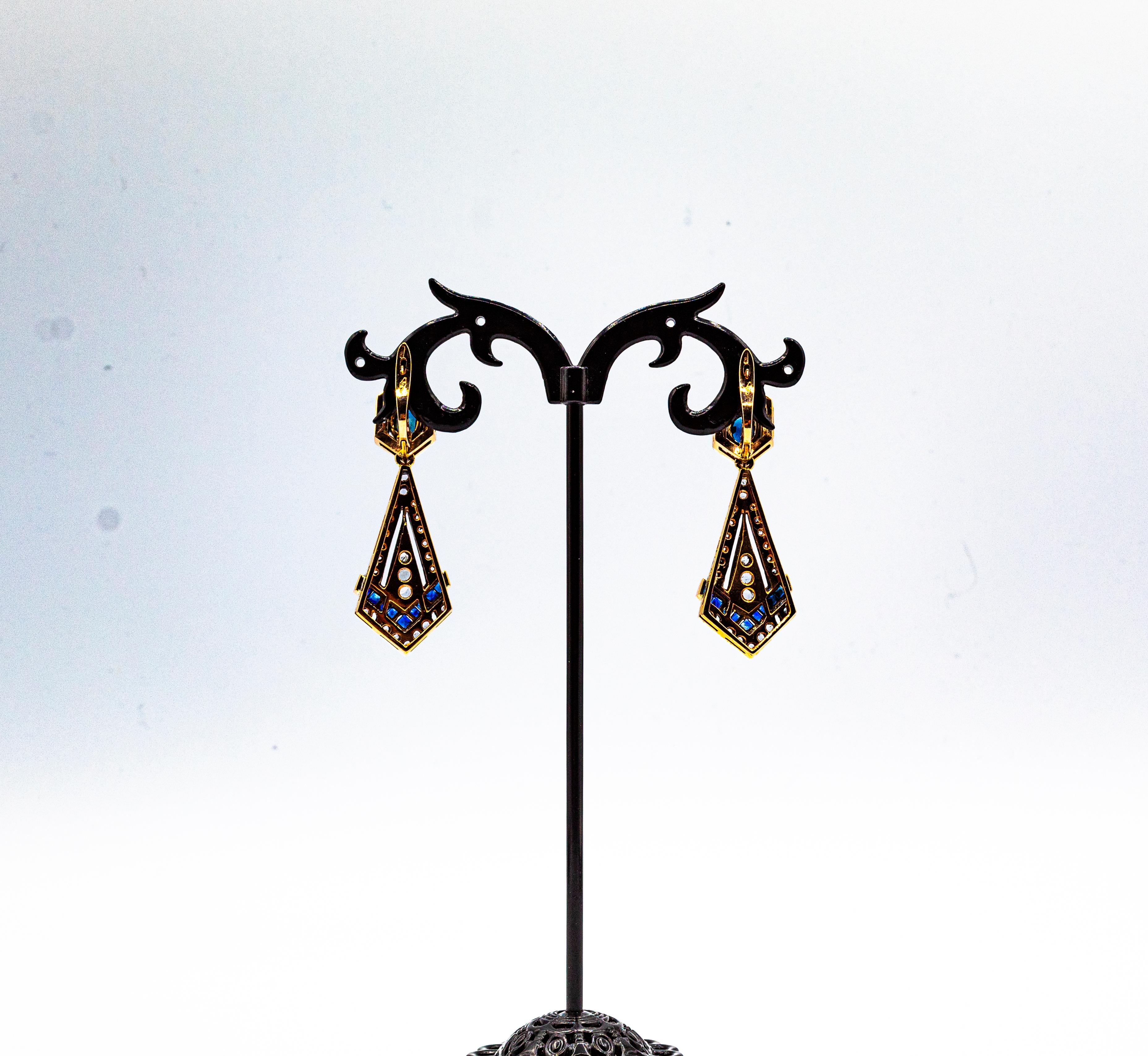 Boucles d'oreilles en goutte de style Art déco en or jaune avec diamants blancs et saphirs bleus taille rose en vente 3