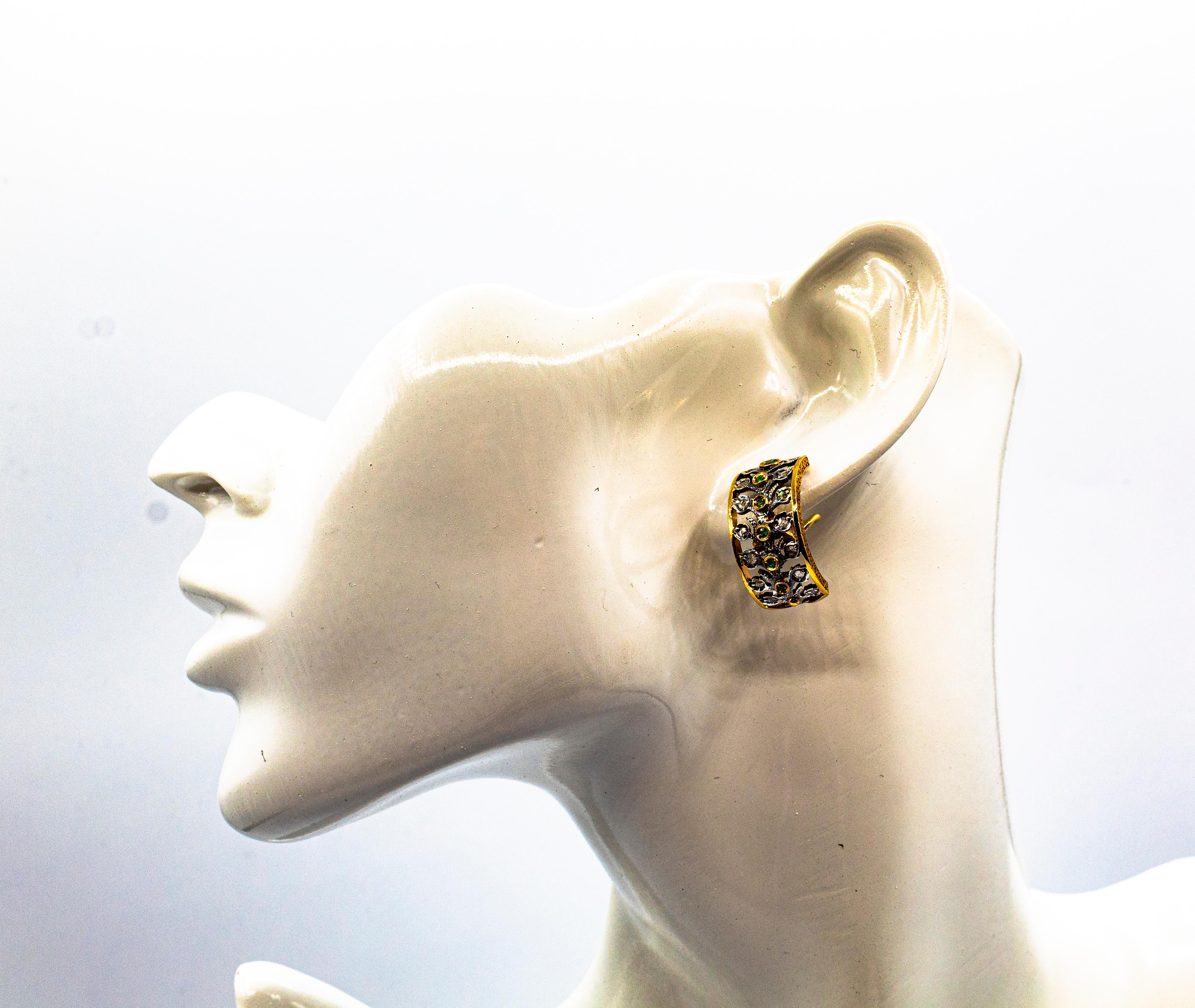 Clips d'oreilles en or jaune de style Art déco avec diamants blancs taille rose et émeraudes en vente 6
