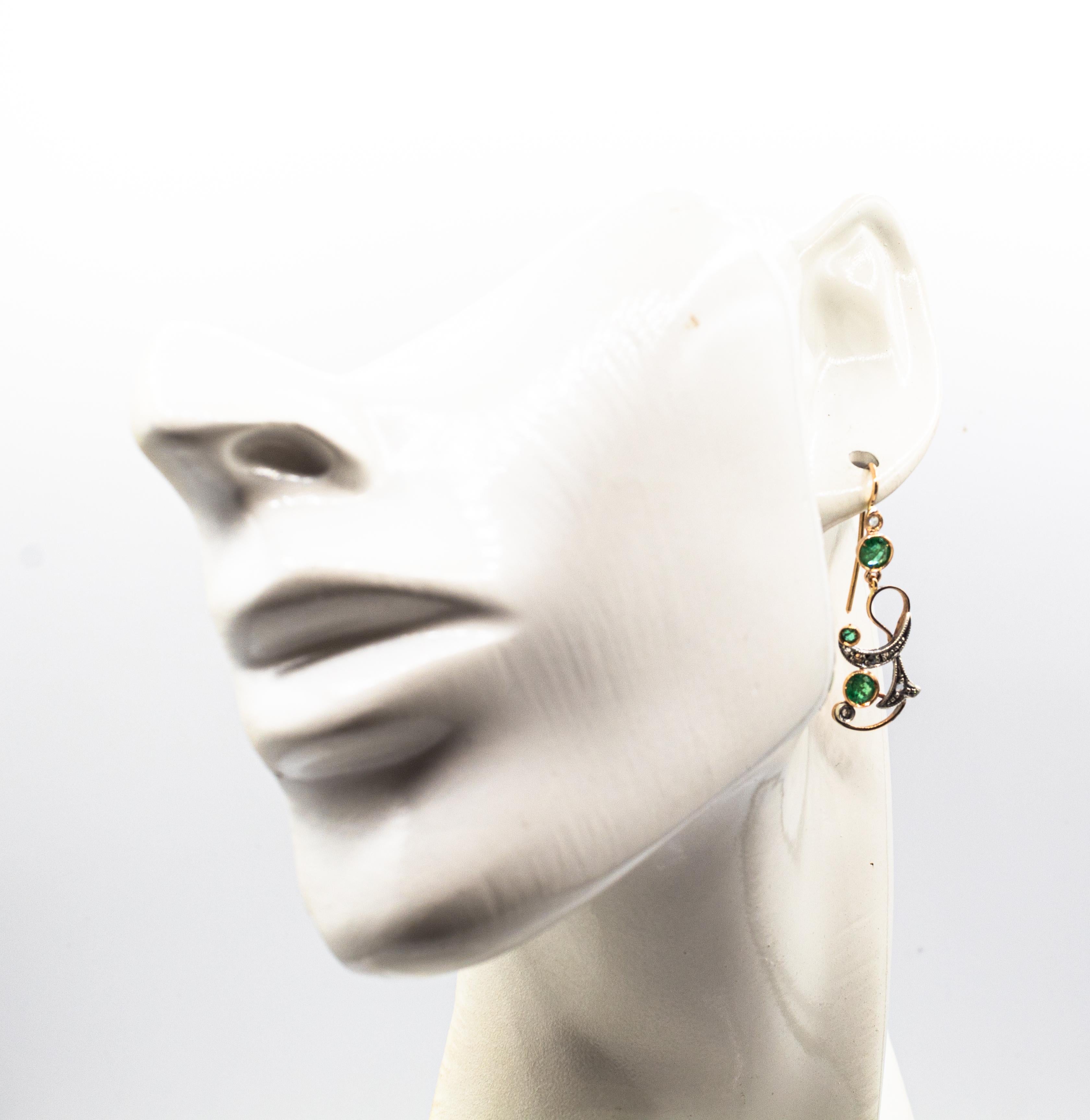Boucles d'oreilles pendantes de style Art déco en or jaune avec diamants blancs taille rose et émeraudes en vente 10