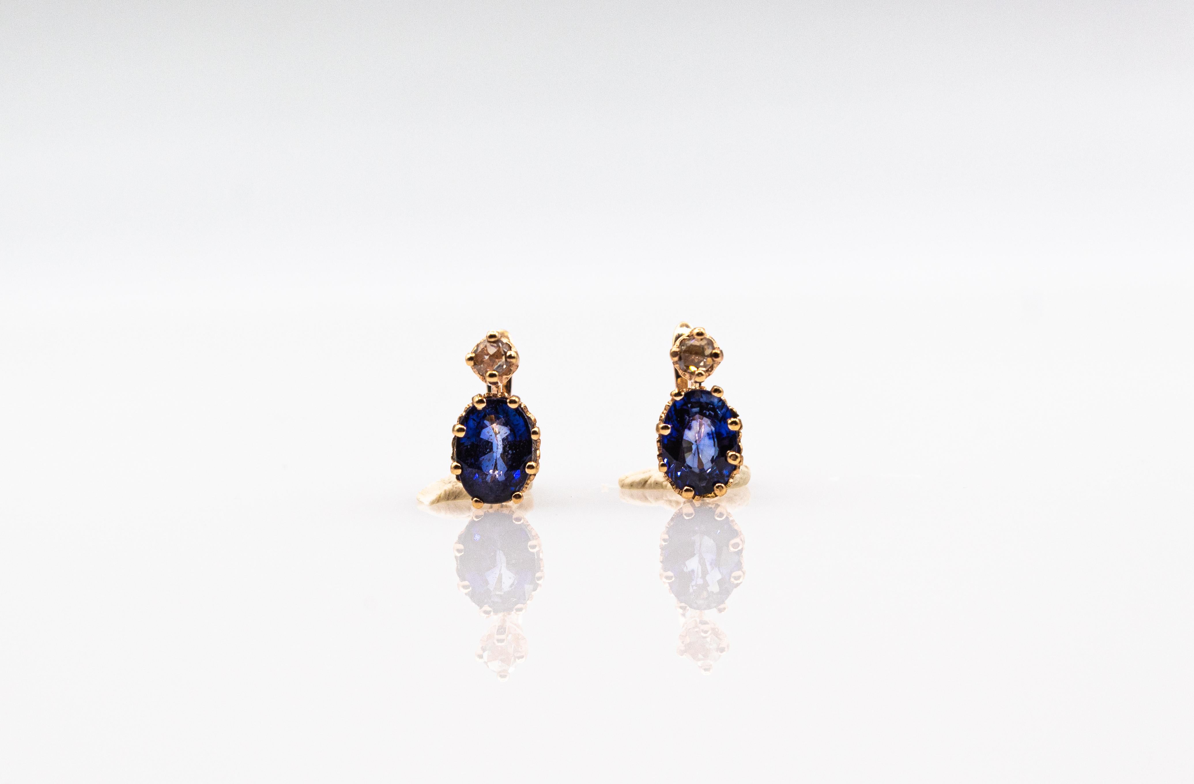 Boucles d'oreilles à levier de style Art déco en or jaune avec diamants blancs taille rose et émeraudes en vente 6