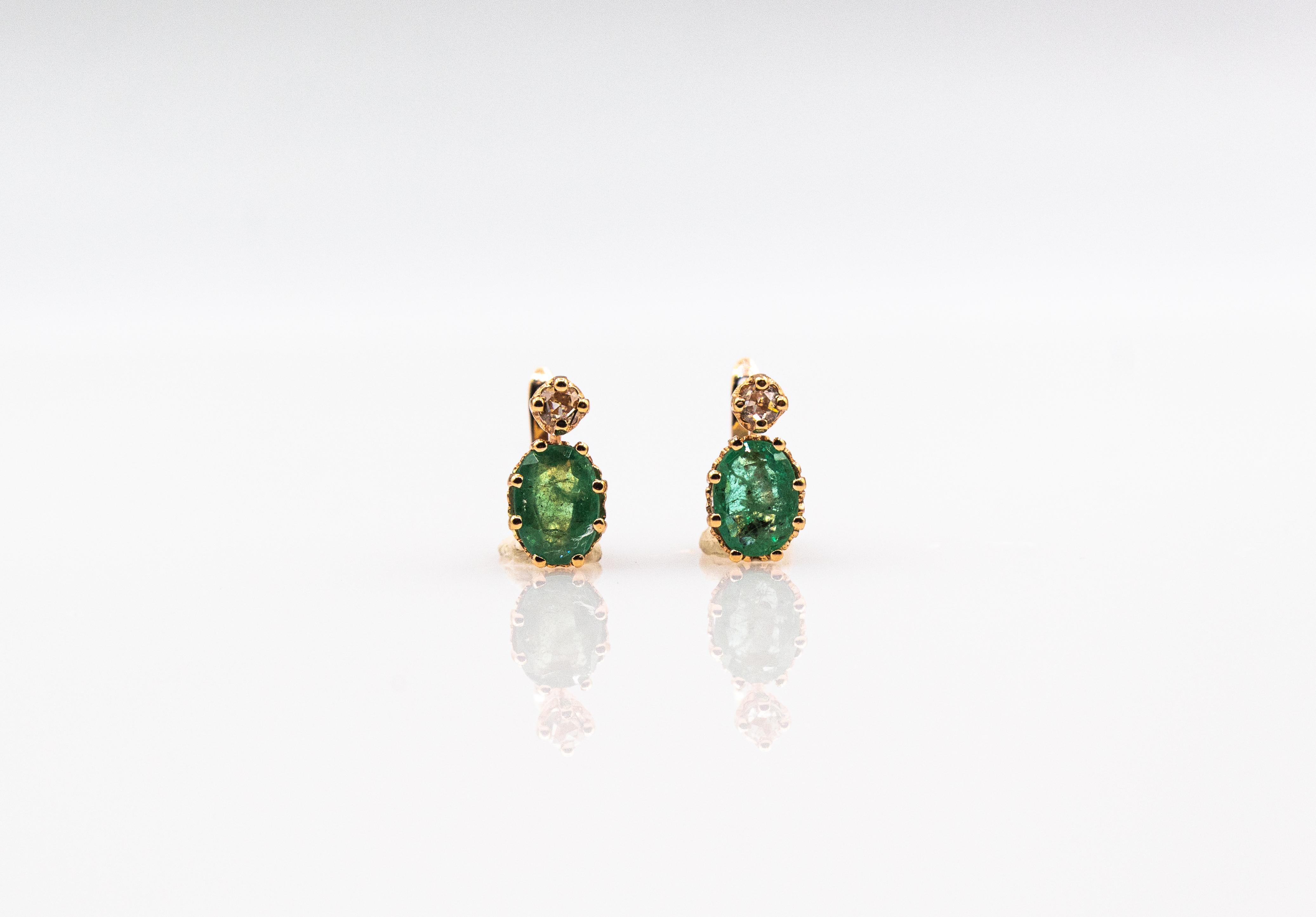 Boucles d'oreilles à levier de style Art déco en or jaune avec diamants blancs taille rose et émeraudes en vente 8