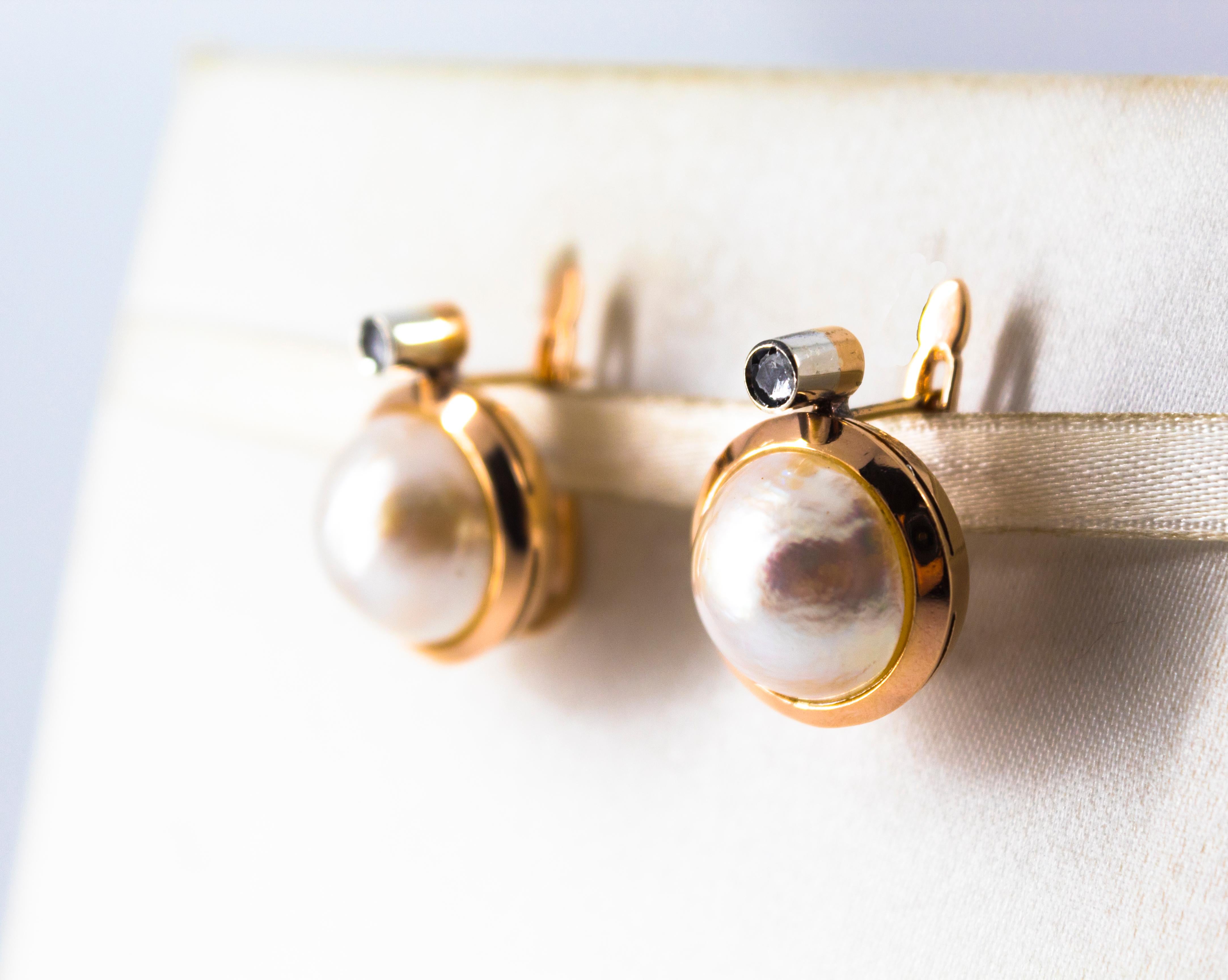 Taille rose ART OF PEARLS - Boucles d'oreilles en or jaune avec diamant blanc taillé en rose et perle de Mabe en vente