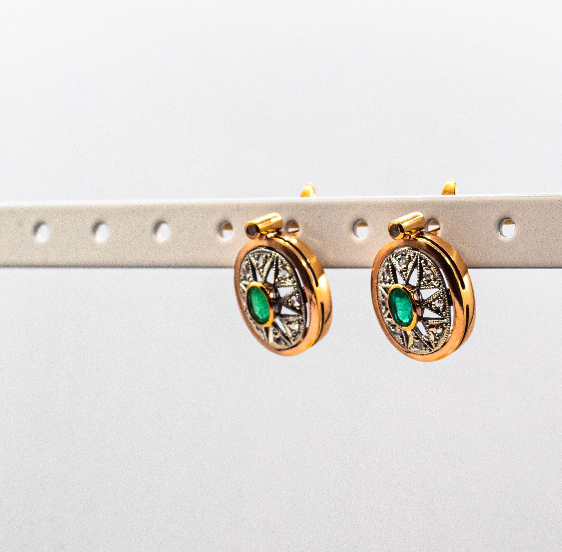 Boucles d'oreilles en or jaune de style Art dco avec diamants blancs taille rose et meraudes ovales en vente 3