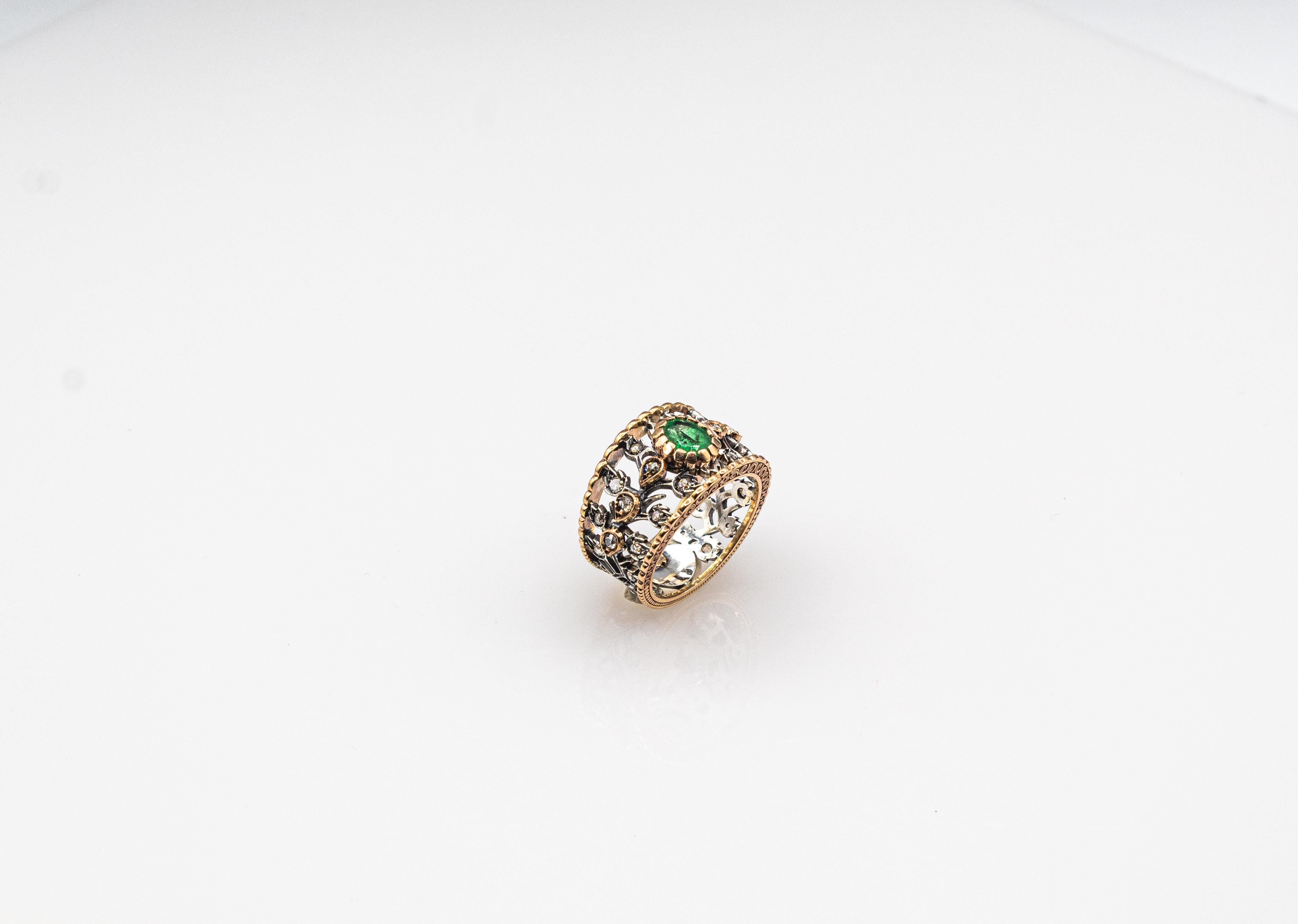 Bague en or jaune de style Art Déco, diamant blanc taillé en rose, émeraude taillée en ovale Neuf - En vente à Naples, IT