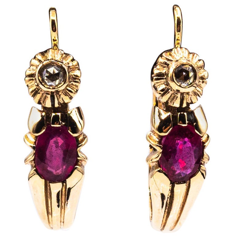 Pendientes Colgantes de Oro Amarillo Estilo Art Decó Diamante Blanco de Corte Rosa Rubí de Corte Ovalado en venta