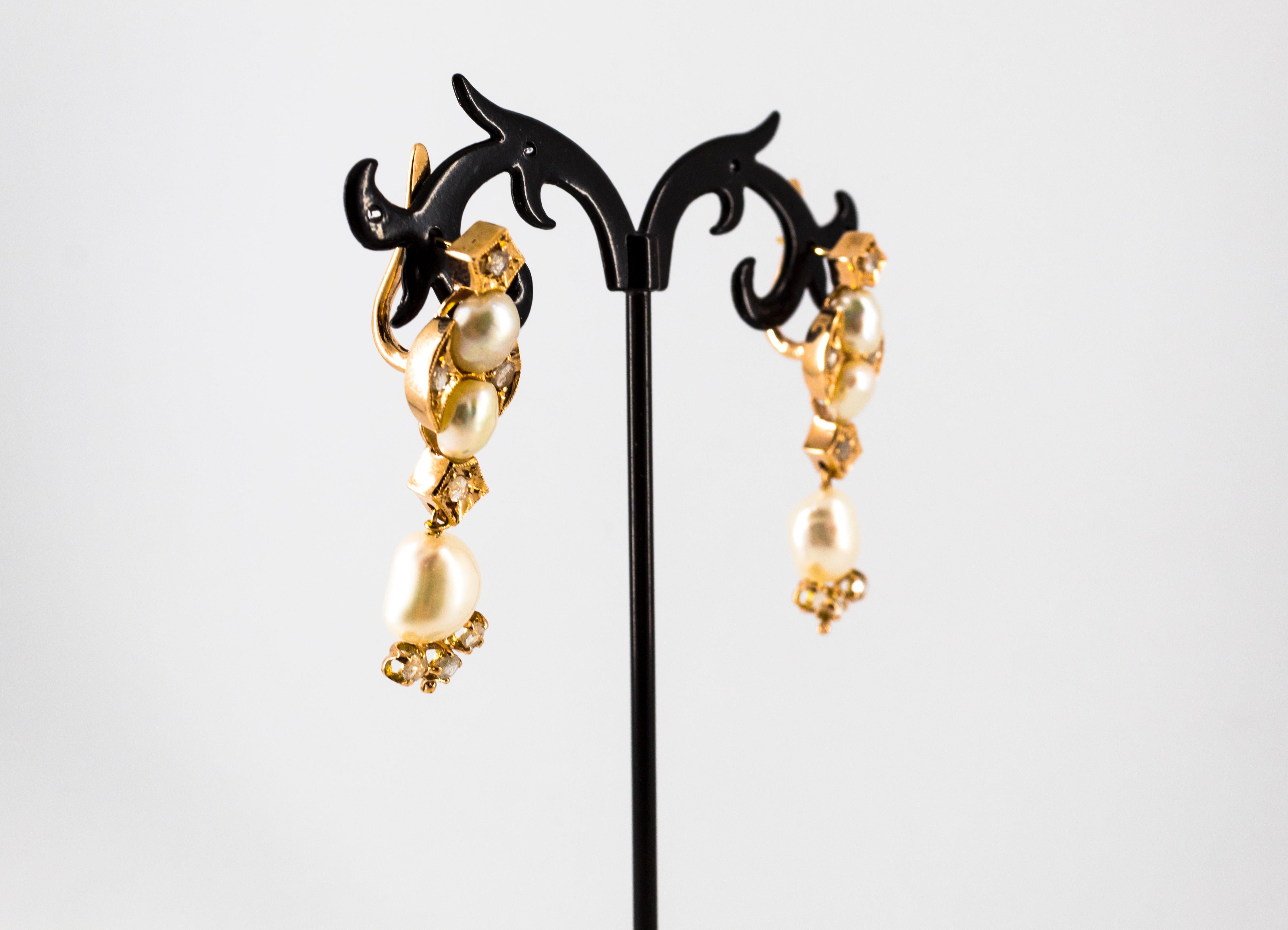 Klappbrisur-Tropfen-Ohrringe im Art-déco-Stil aus Gelbgold mit weißem Diamanten im Rosenschliff und Perlen im Angebot 4