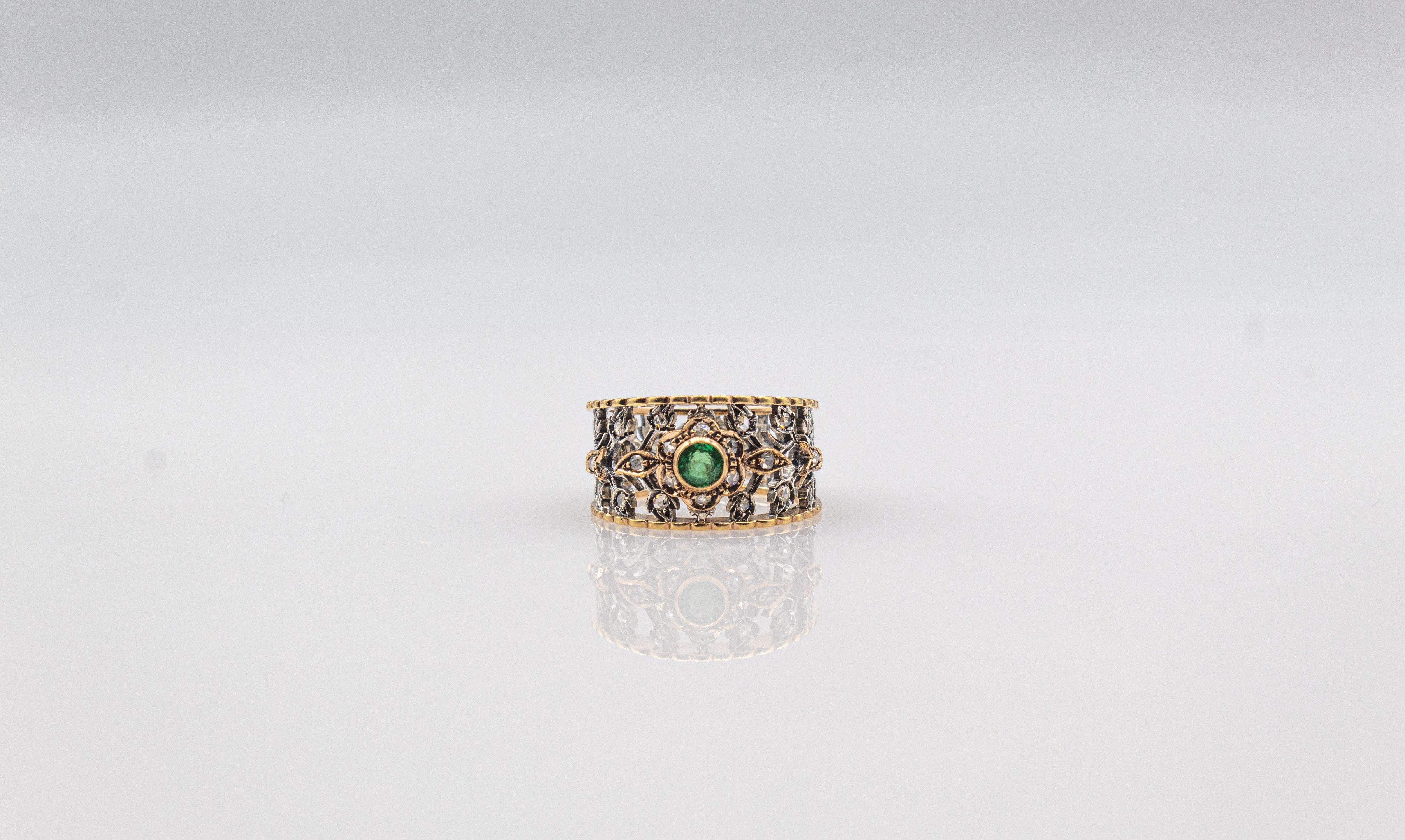 Art Deco Stil Weißer Rosenschliff Diamant Rundschliff Smaragd Gelbgold Ring im Angebot 3