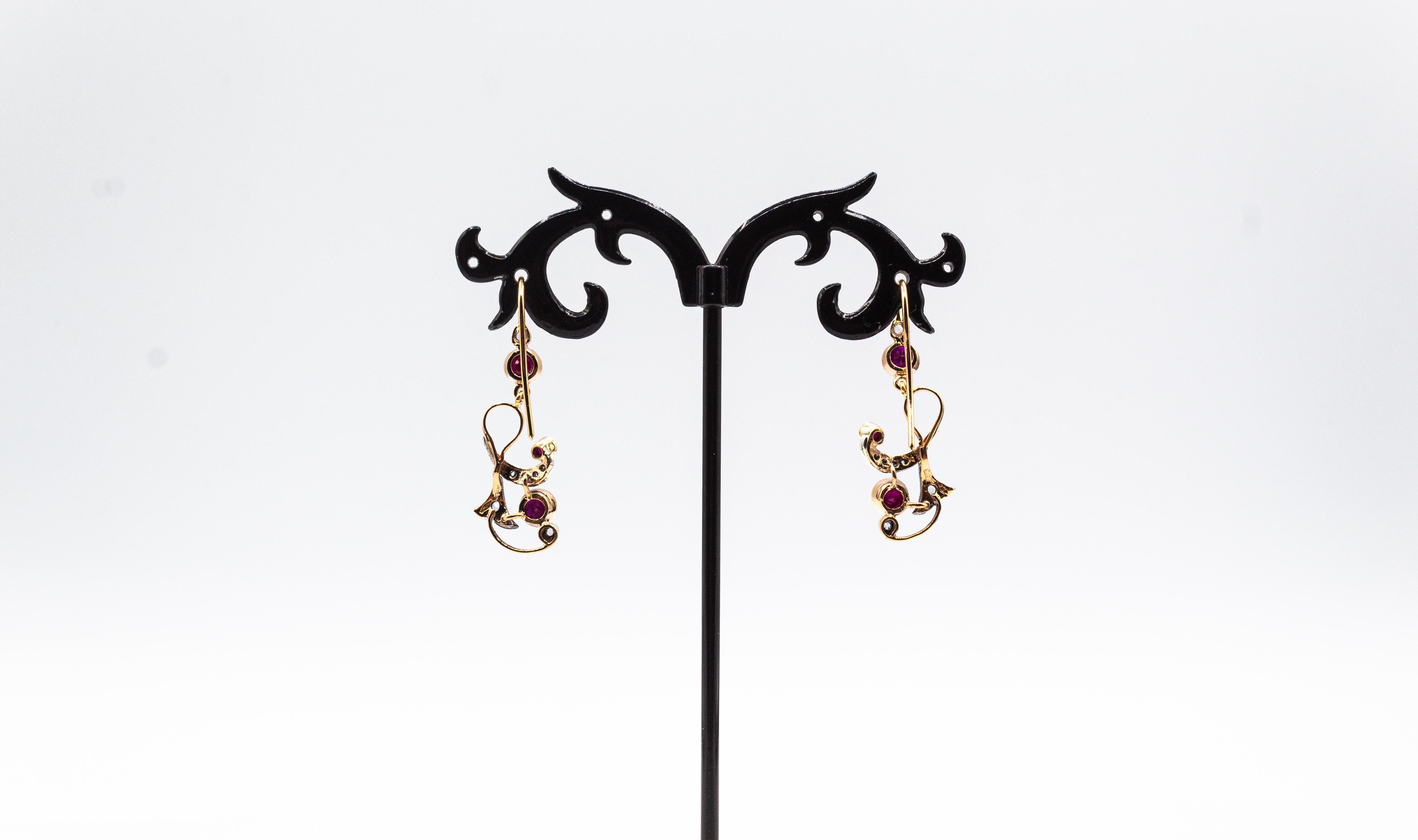 Boucles d'oreilles pendantes de style Art déco en or jaune avec diamants blancs taille rose et rubis en vente 6