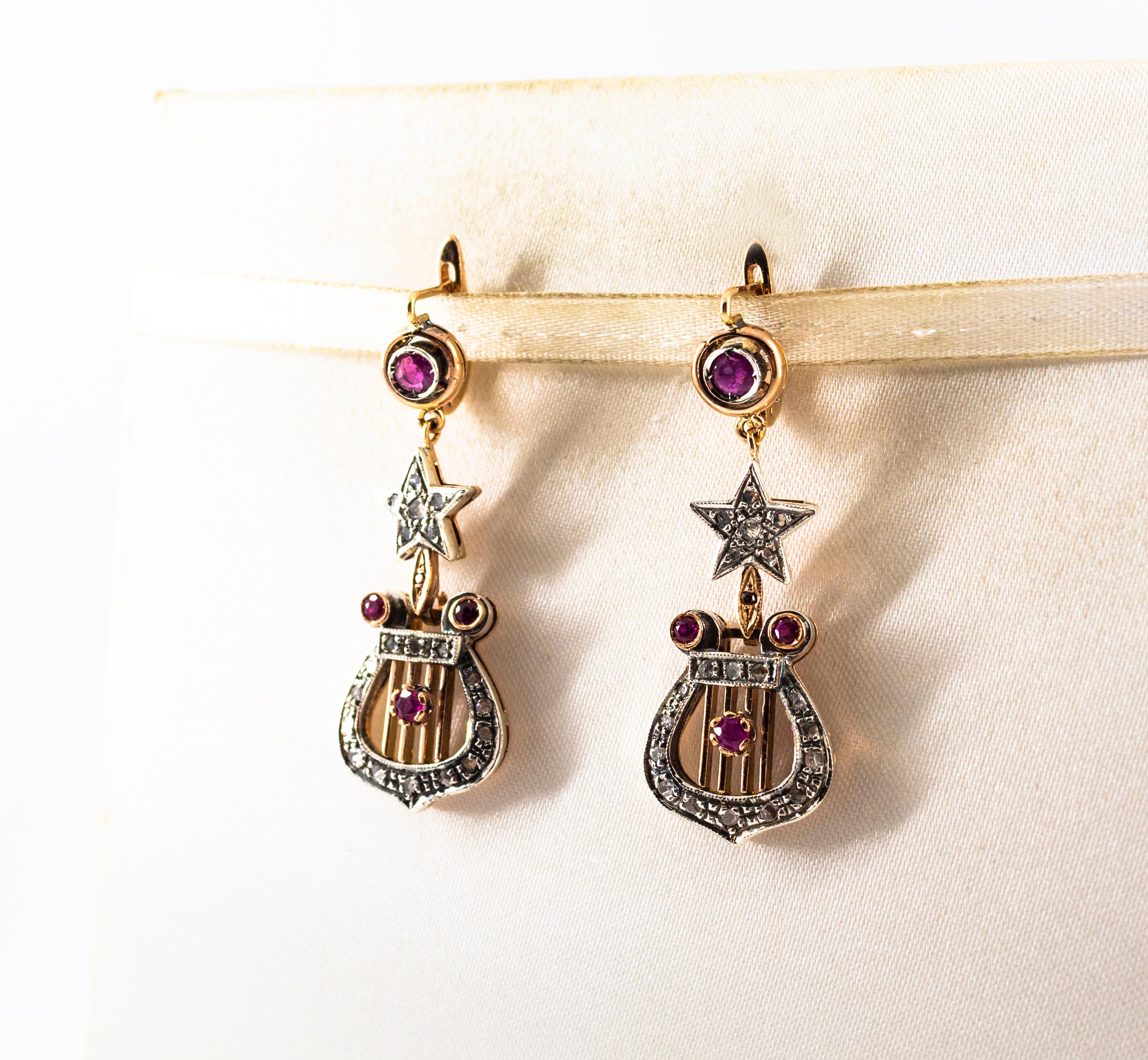 Taille rose Boucles d'oreilles pendantes de style Art déco en or jaune avec diamants blancs taille rose et rubis en vente