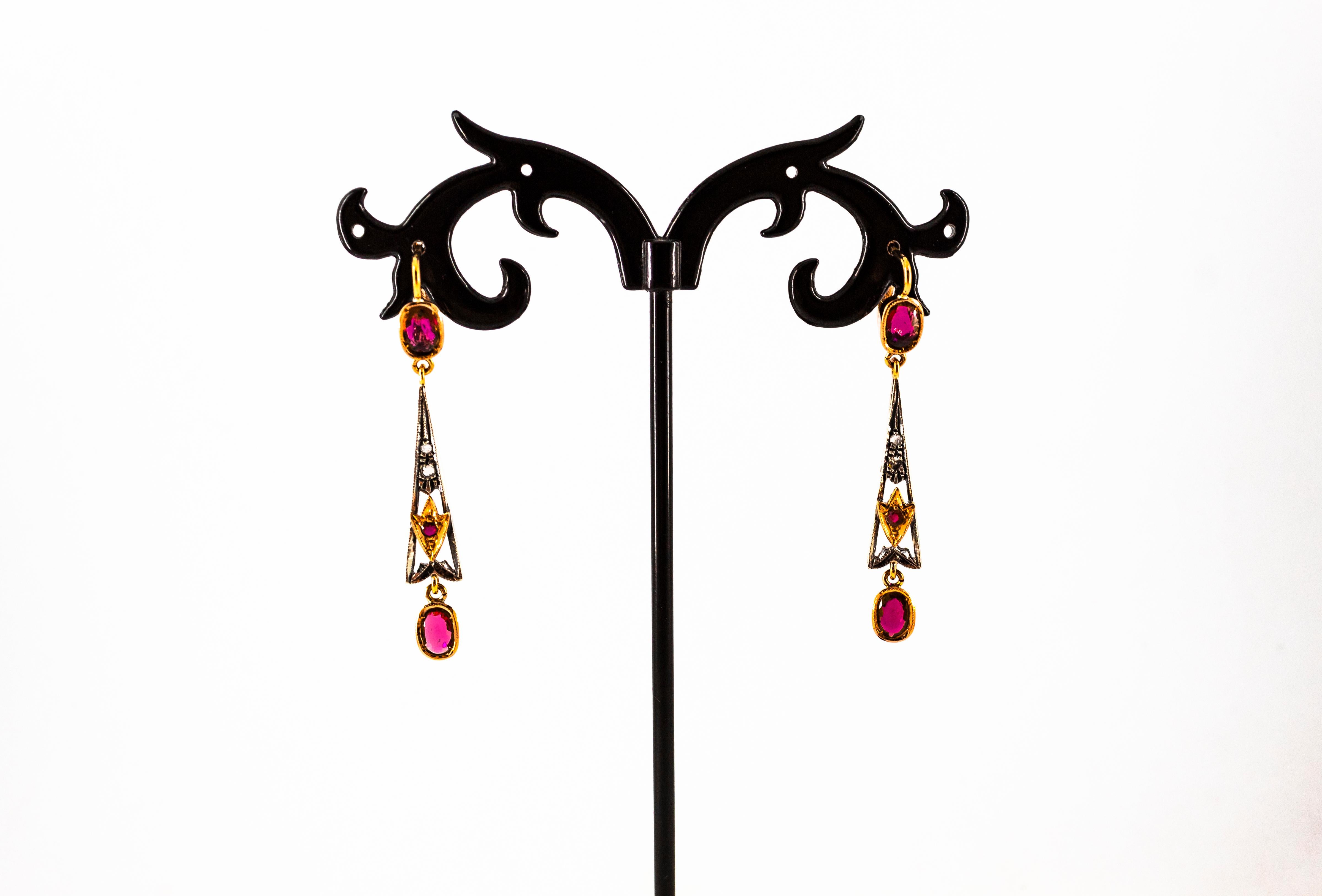 Boucles d'oreilles pendantes de style Art déco en or jaune avec diamants blancs taille rose et rubis en vente 1